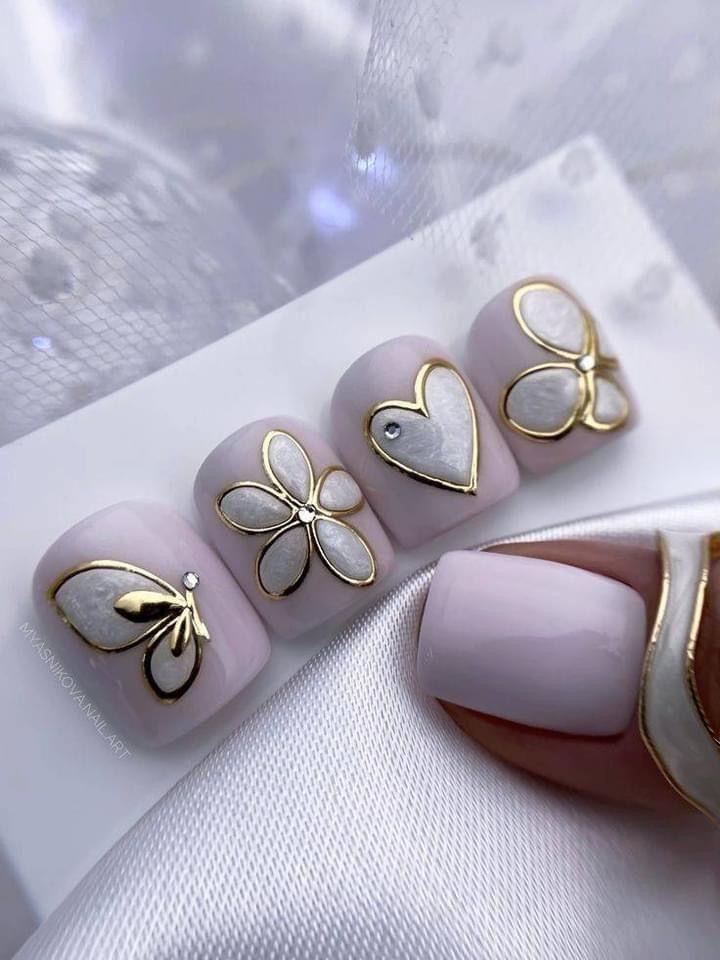 Pale lavender press-on nails