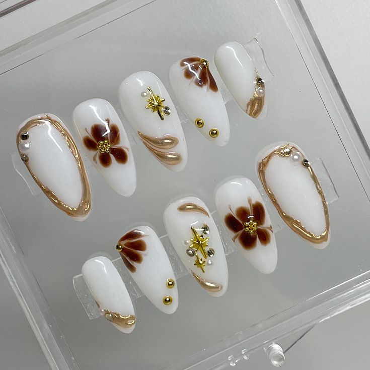 Handcrafted Floral White Press-On Nails