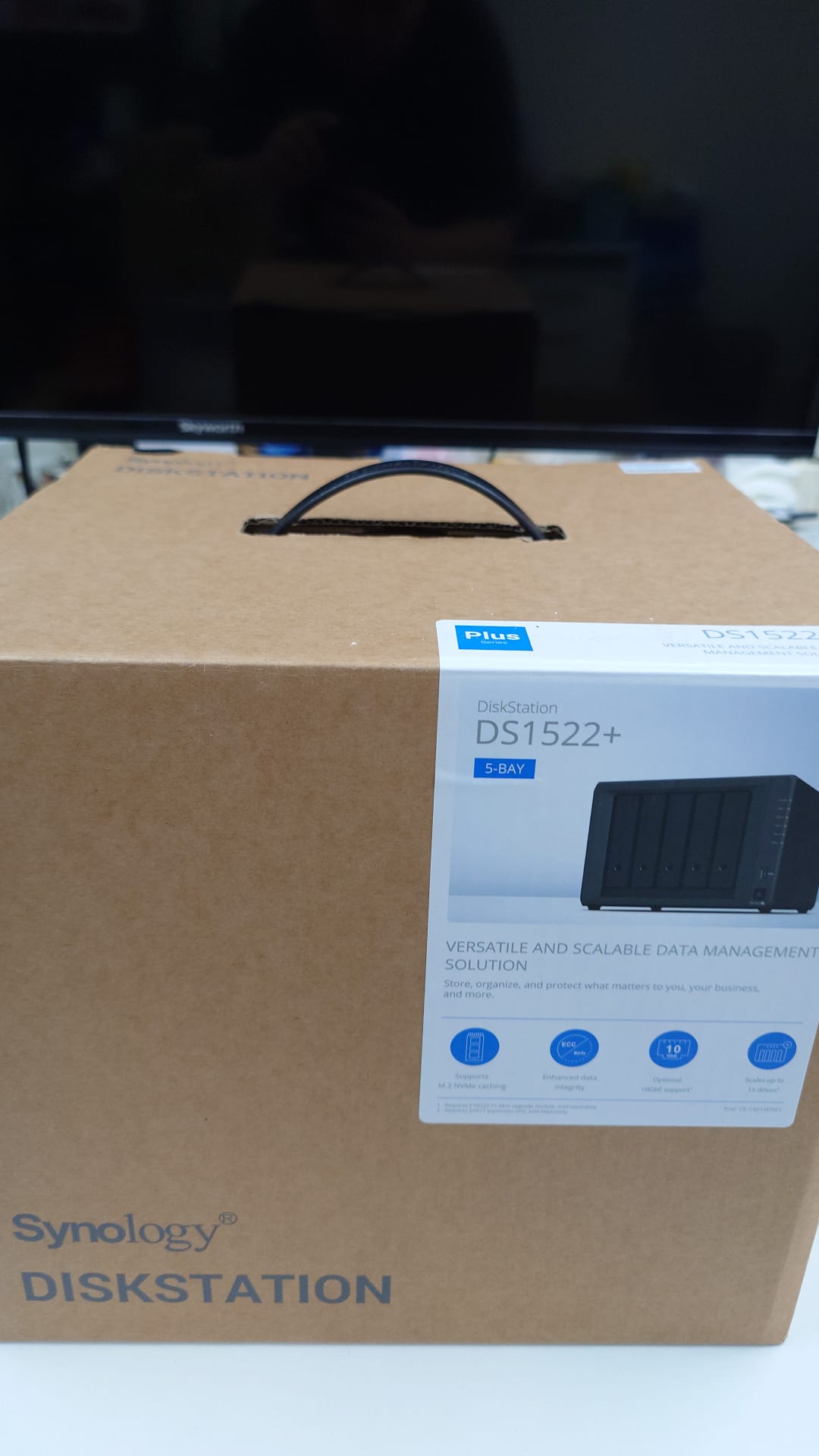 Synology DiskStation DS1522+ + Kingston DC600M 2.5" Enterprise 7.5TB SATA SSD x 5