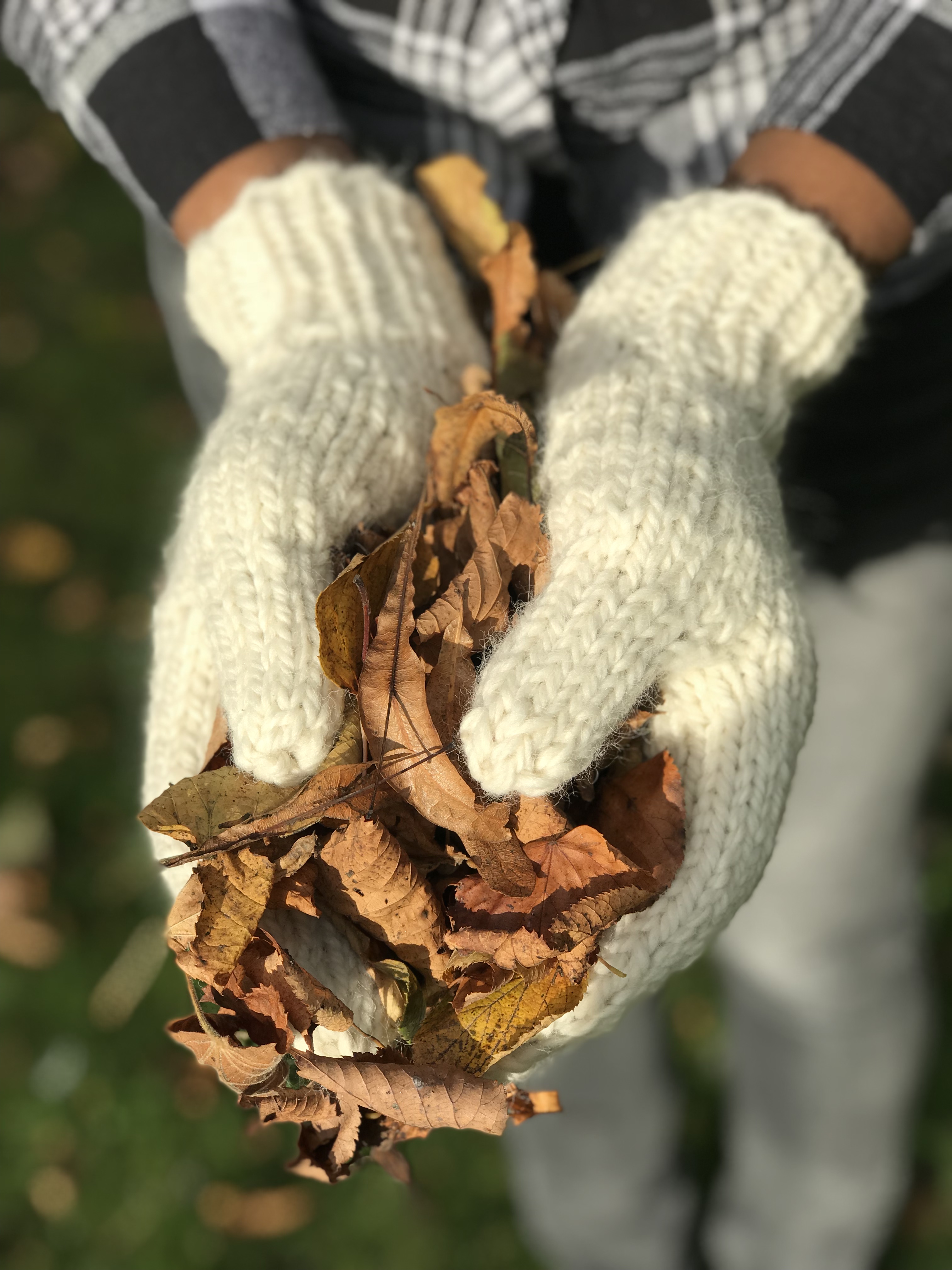 Cream Hand-Knit Chunky Mittens in 100% Luxurious Wool