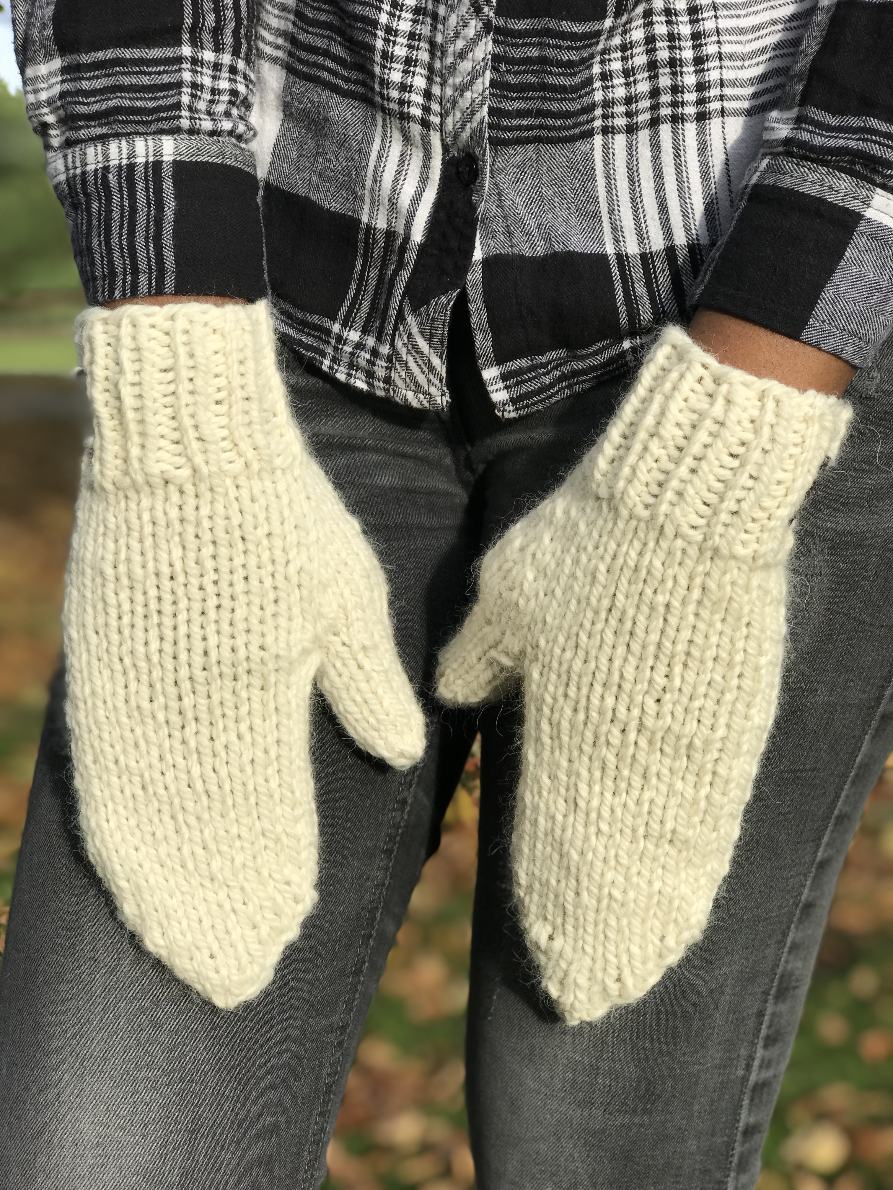 Cream Hand-Knit Chunky Mittens in 100% Luxurious Wool