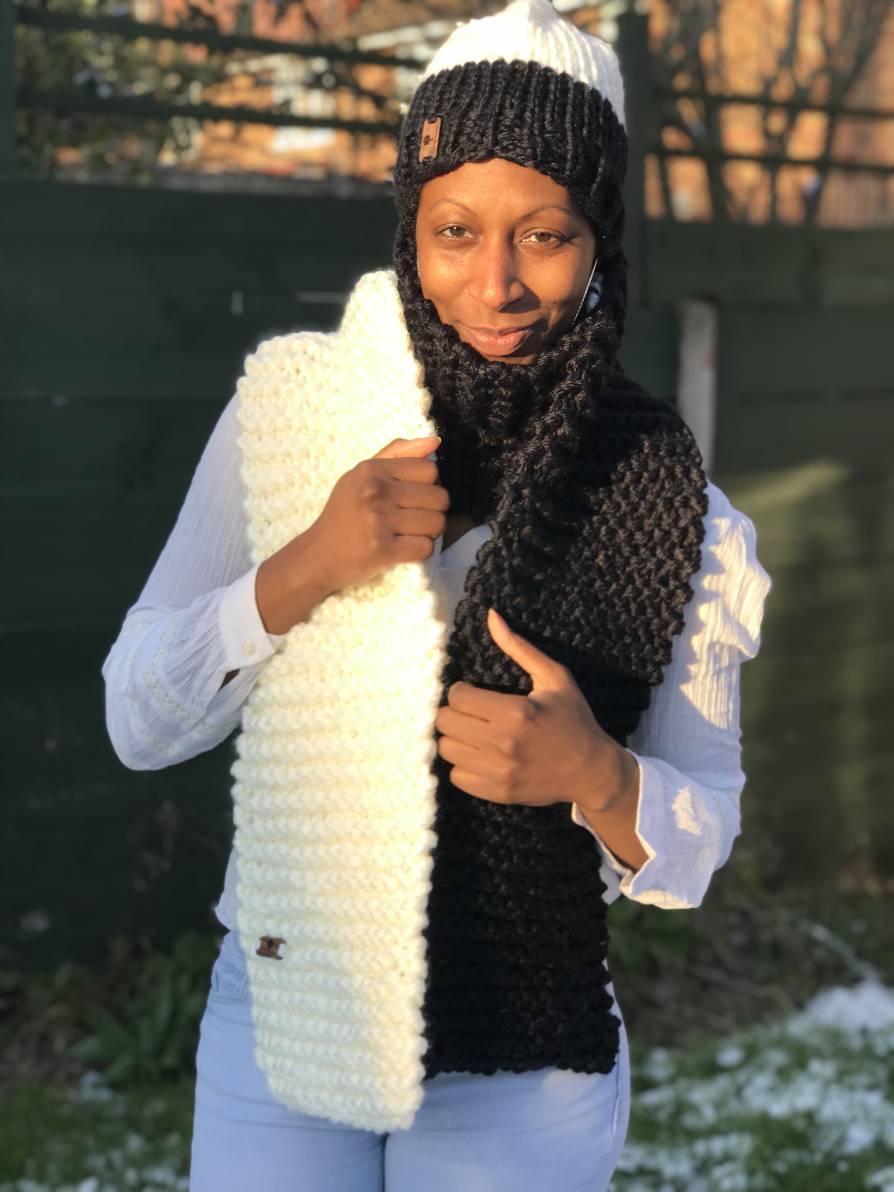 Bi-colour Chunky Knit Scarf and matching beanie set in 100% Luxurious Wool - Black & White