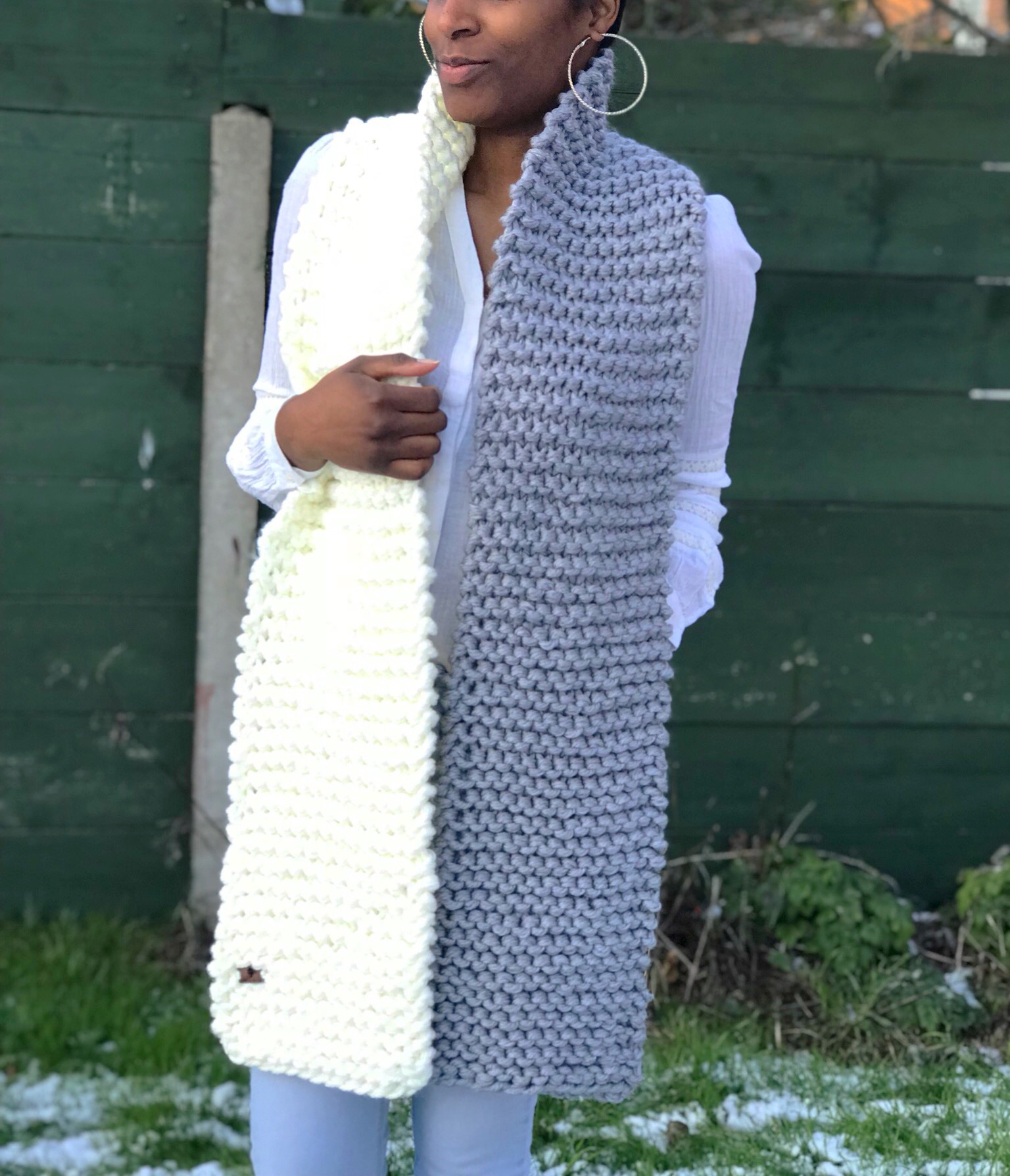 Dual-colour Chunky Knit Scarf and matching beanie set in 100% Luxurious Wool - Grey & White