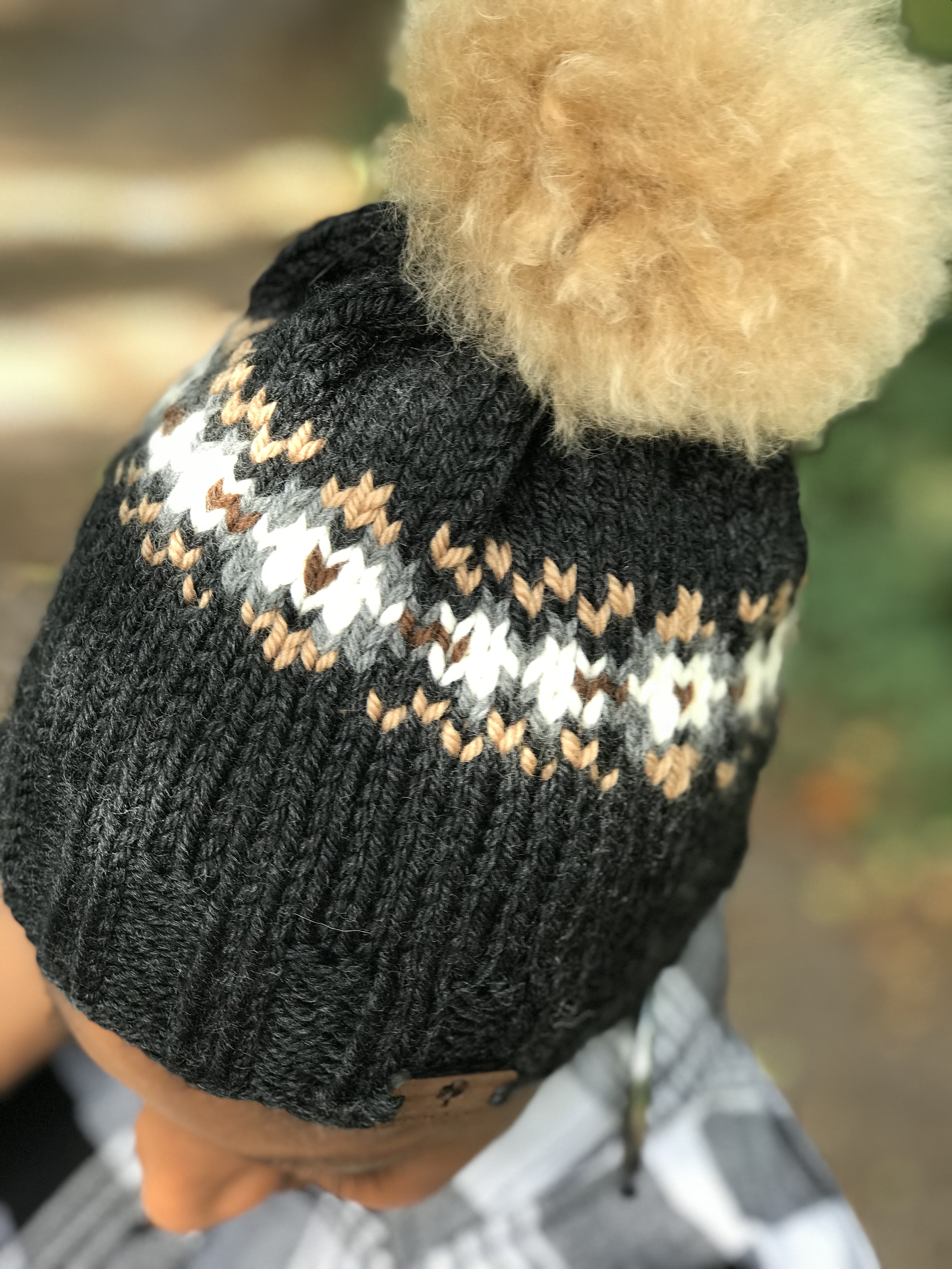 Hand Knitted Winter Hat in Merino Wool with 100% Alpaca Fur Pom-Pom - Black