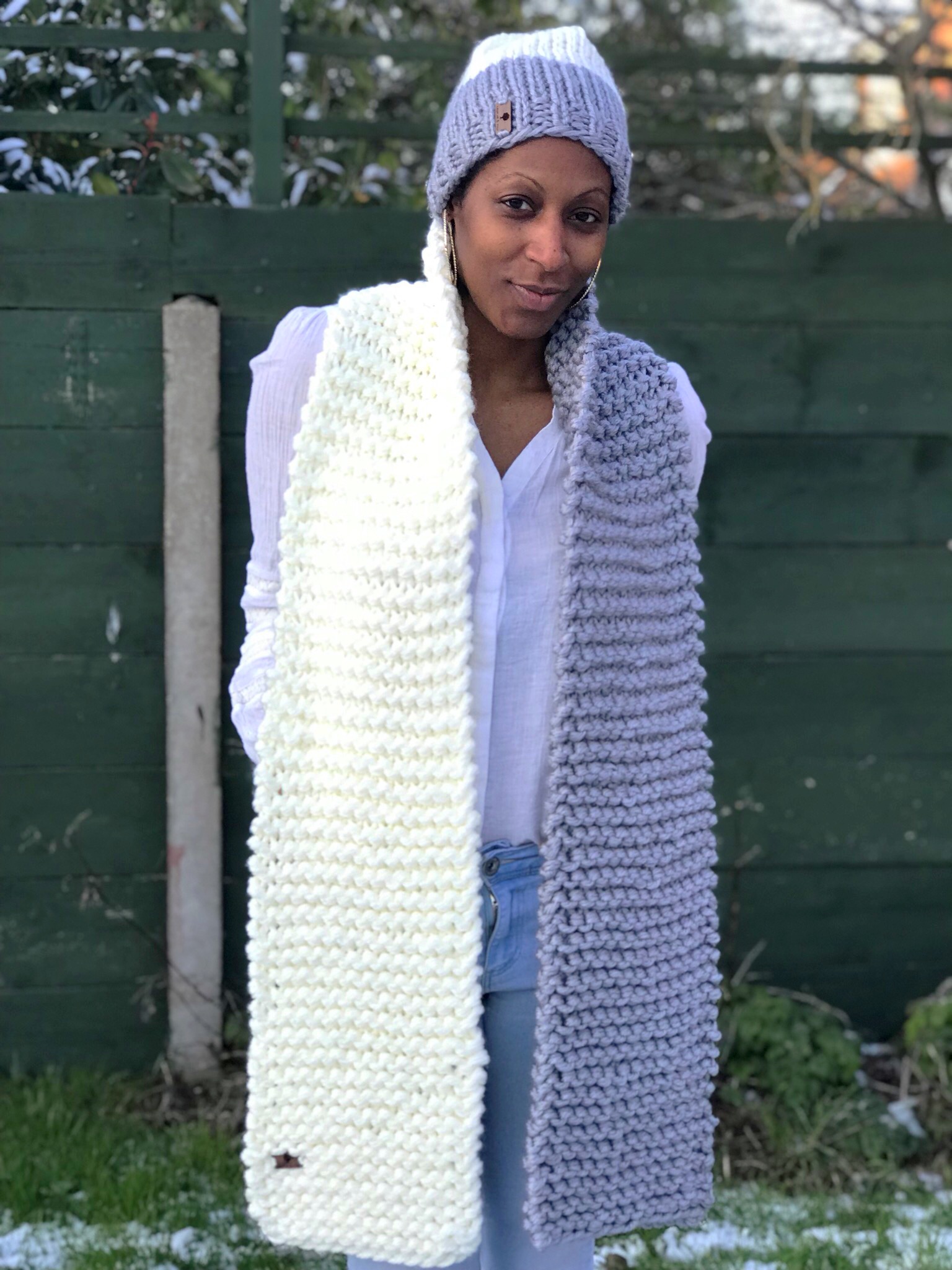 Dual-colour Chunky Knit Scarf and matching beanie set in 100% Luxurious Wool - Grey & White
