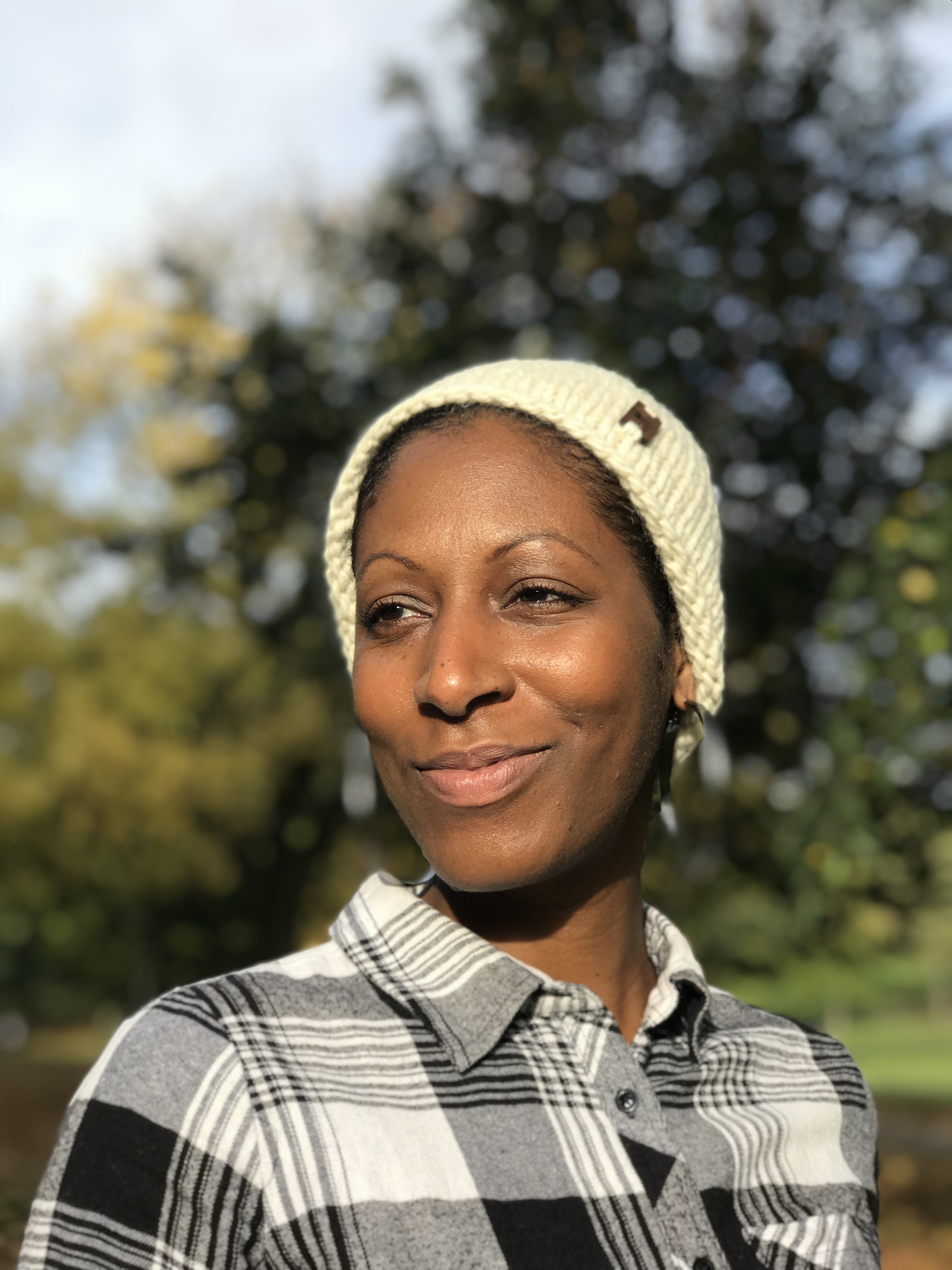 Cream Rolled Hem Chunky Knitted Beanie in 100% Luxurious Wool