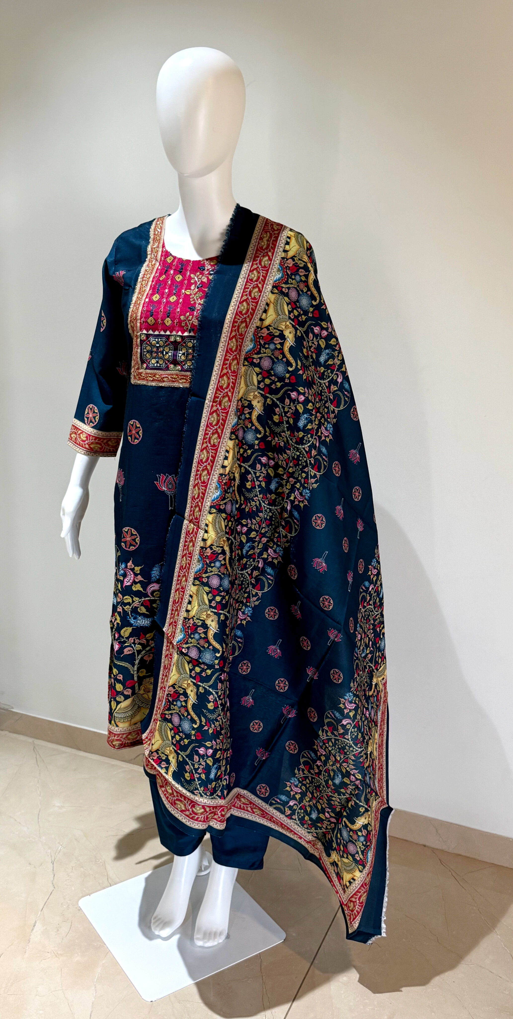 Silk digital print with patch and print highlight work top