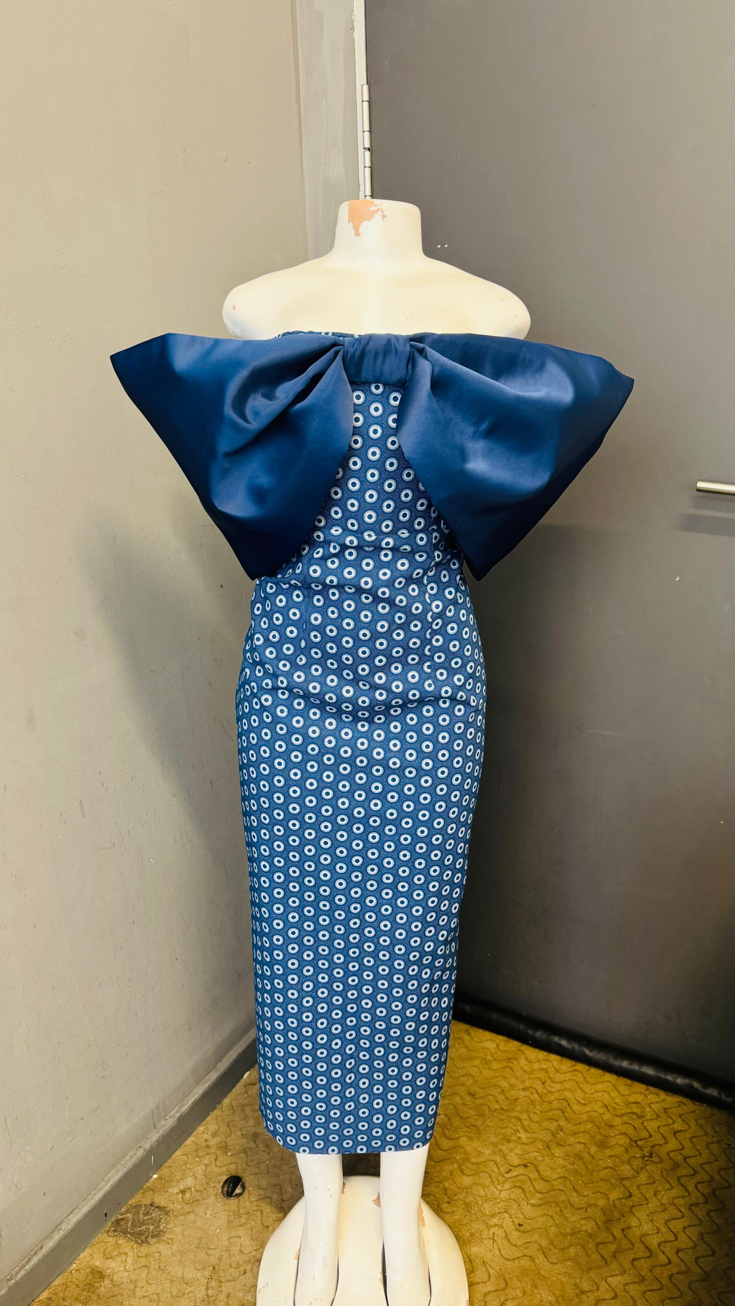 Blue 3cat dress with bow