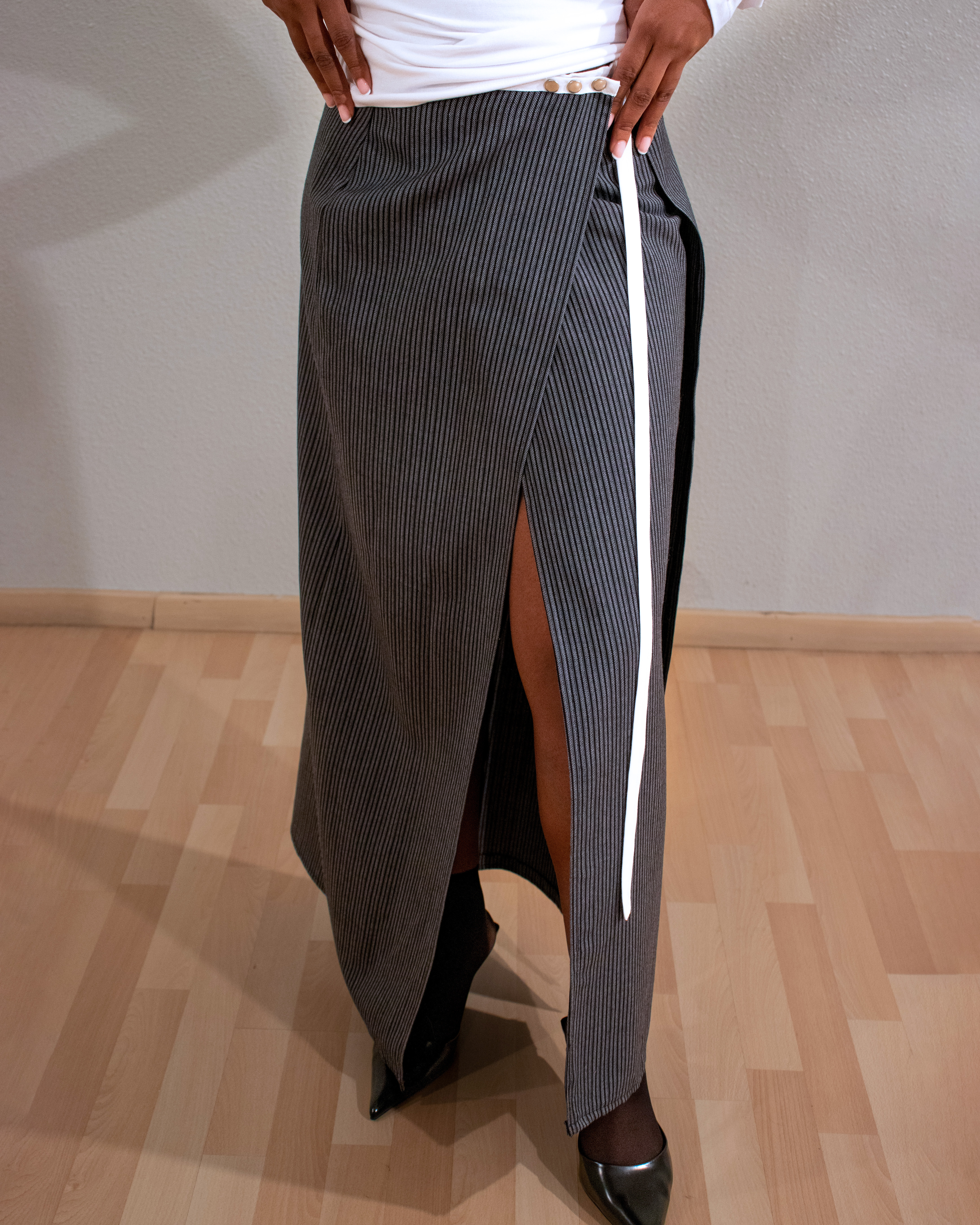 Falda Ébano y Génesis