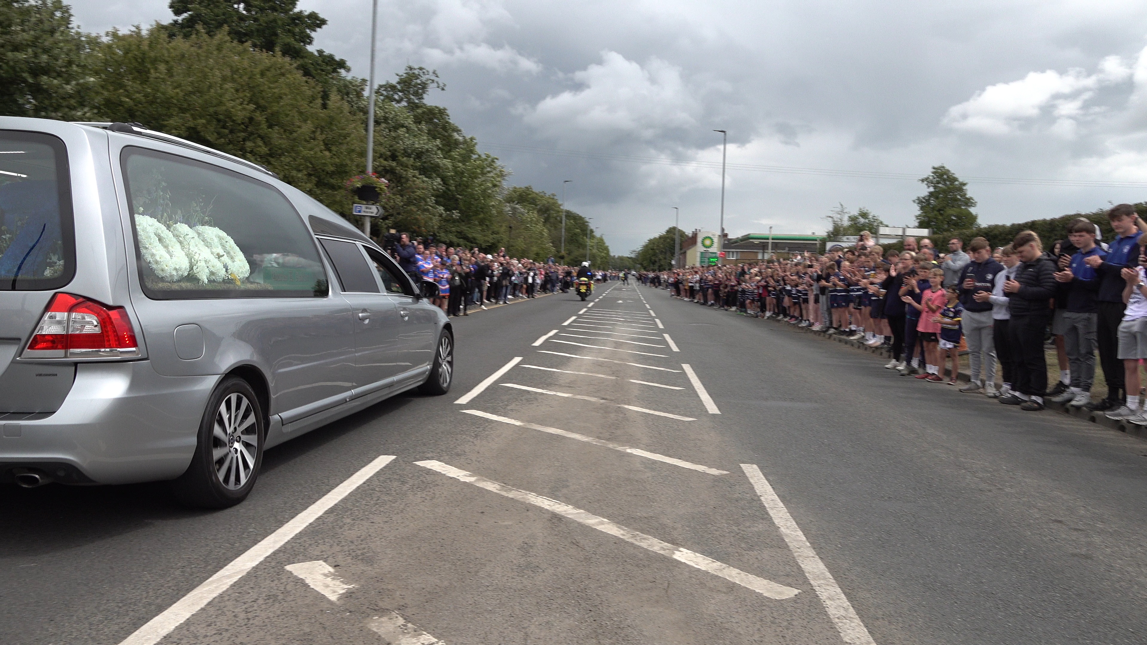 Fev Lions Tribute to Rob Burrow.