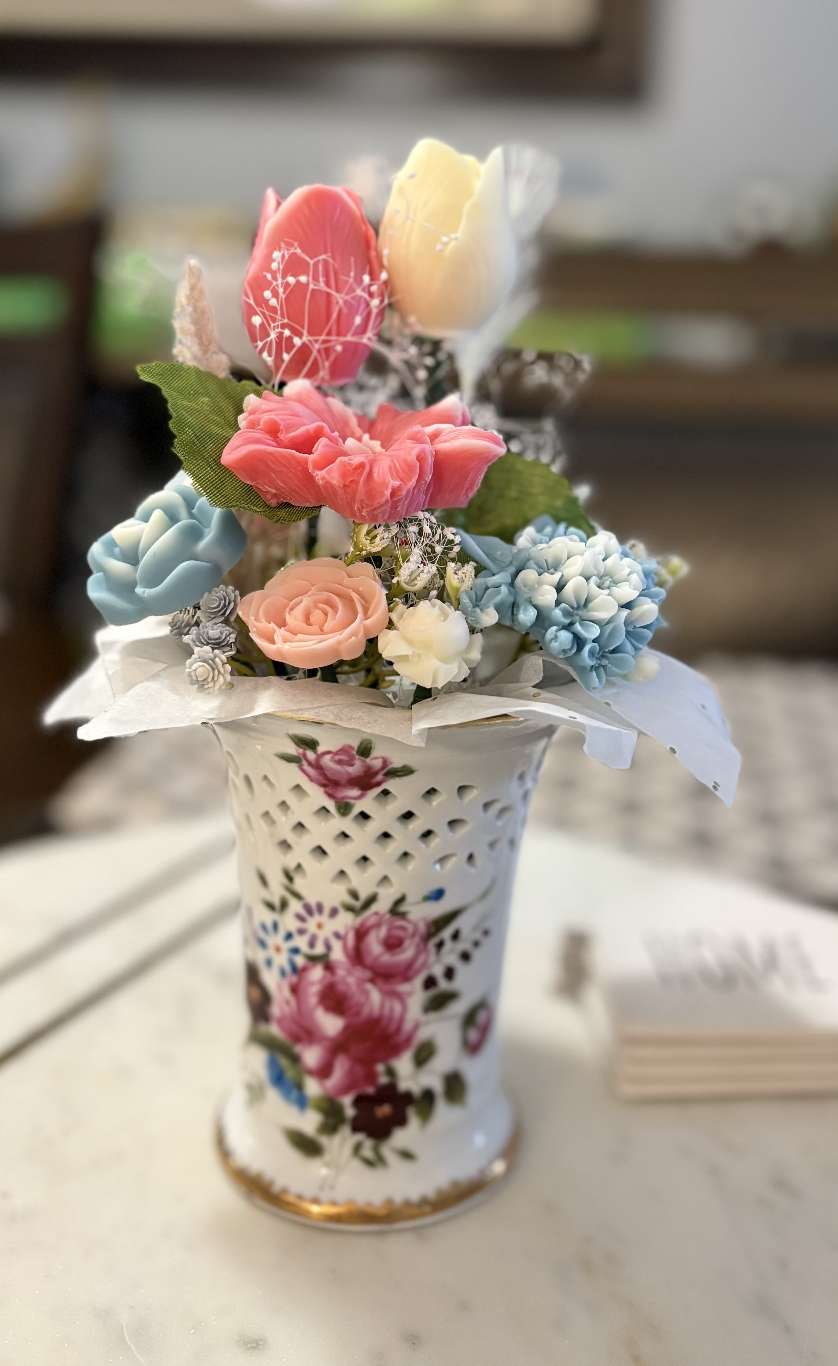 Porcelain vintage Floral Vase