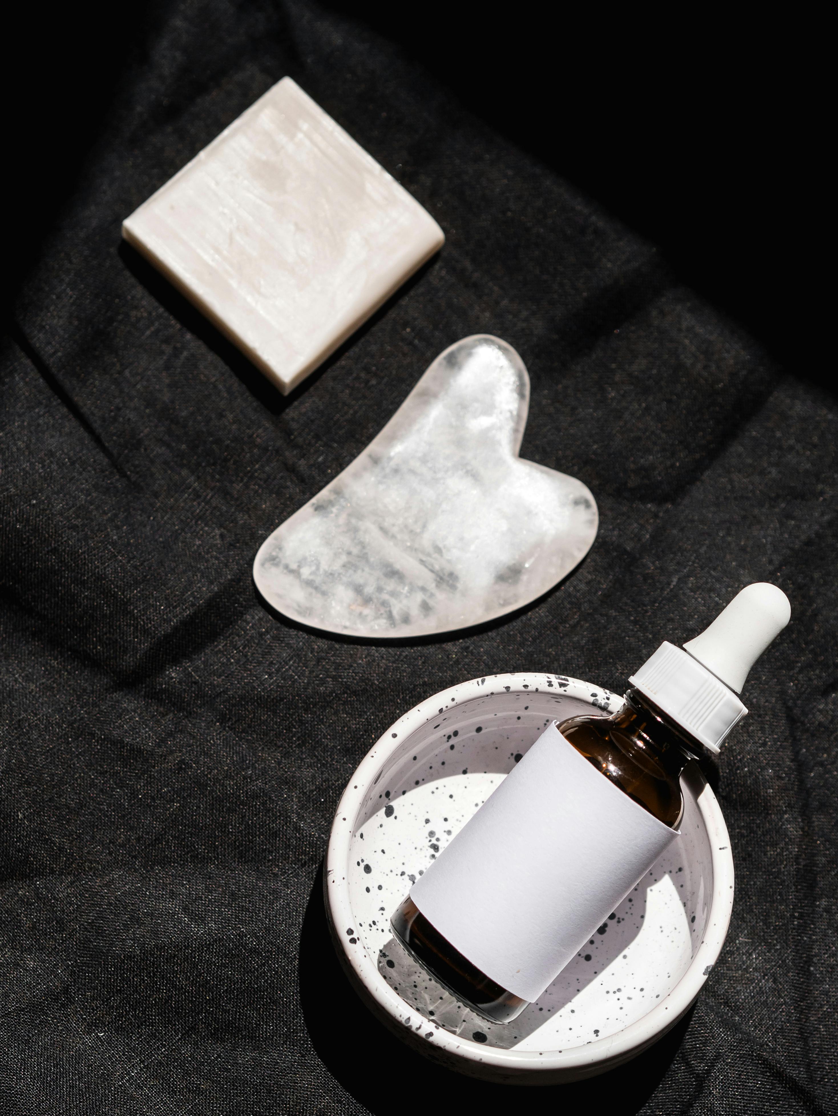Clear Quartz Gua Sha – Clarity & Radiance for Your Skin