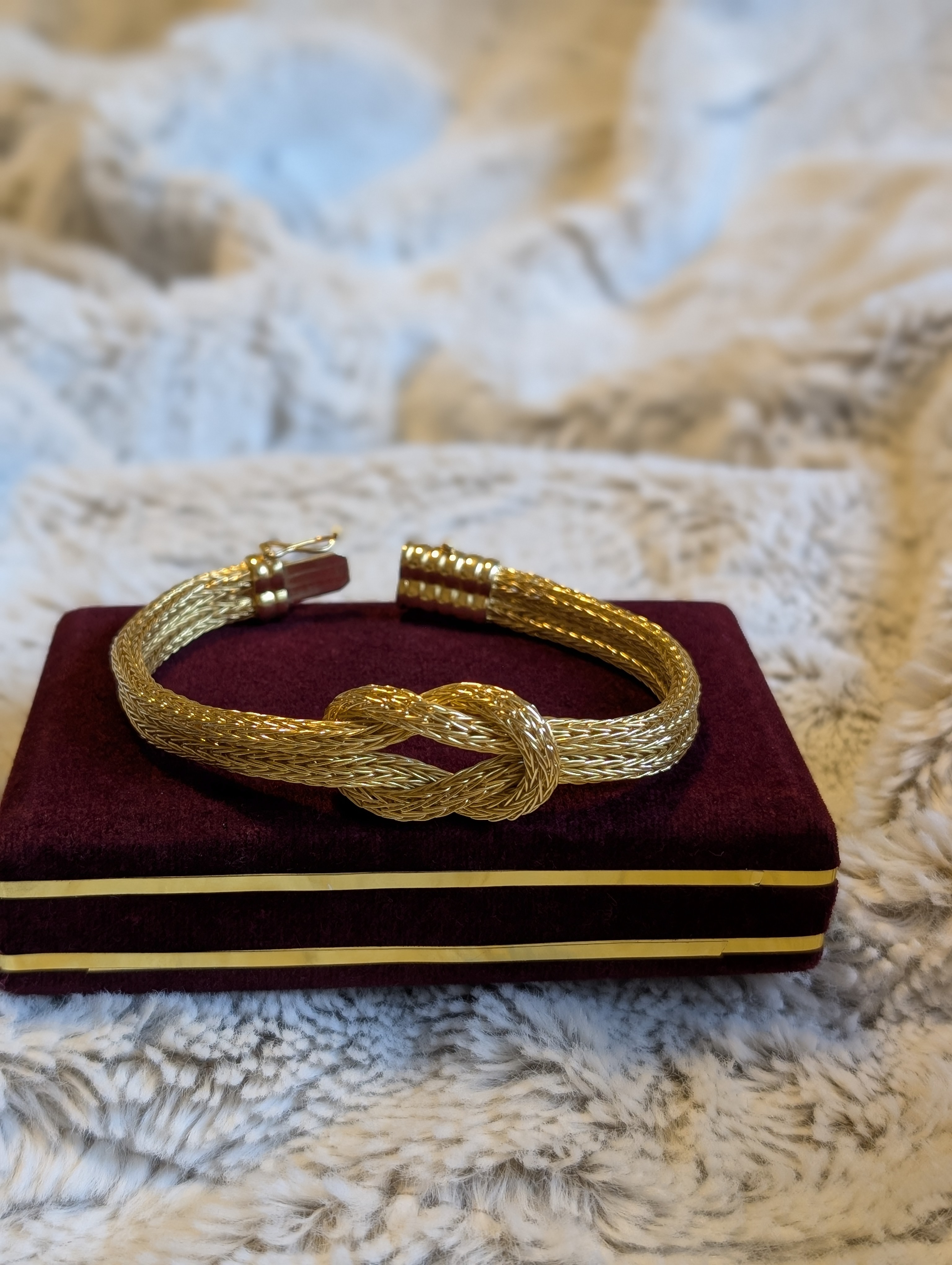 18K Hercules Knot Bracelet