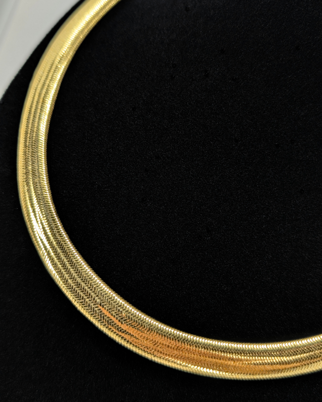 14k Yellow Gold Wide Collar 