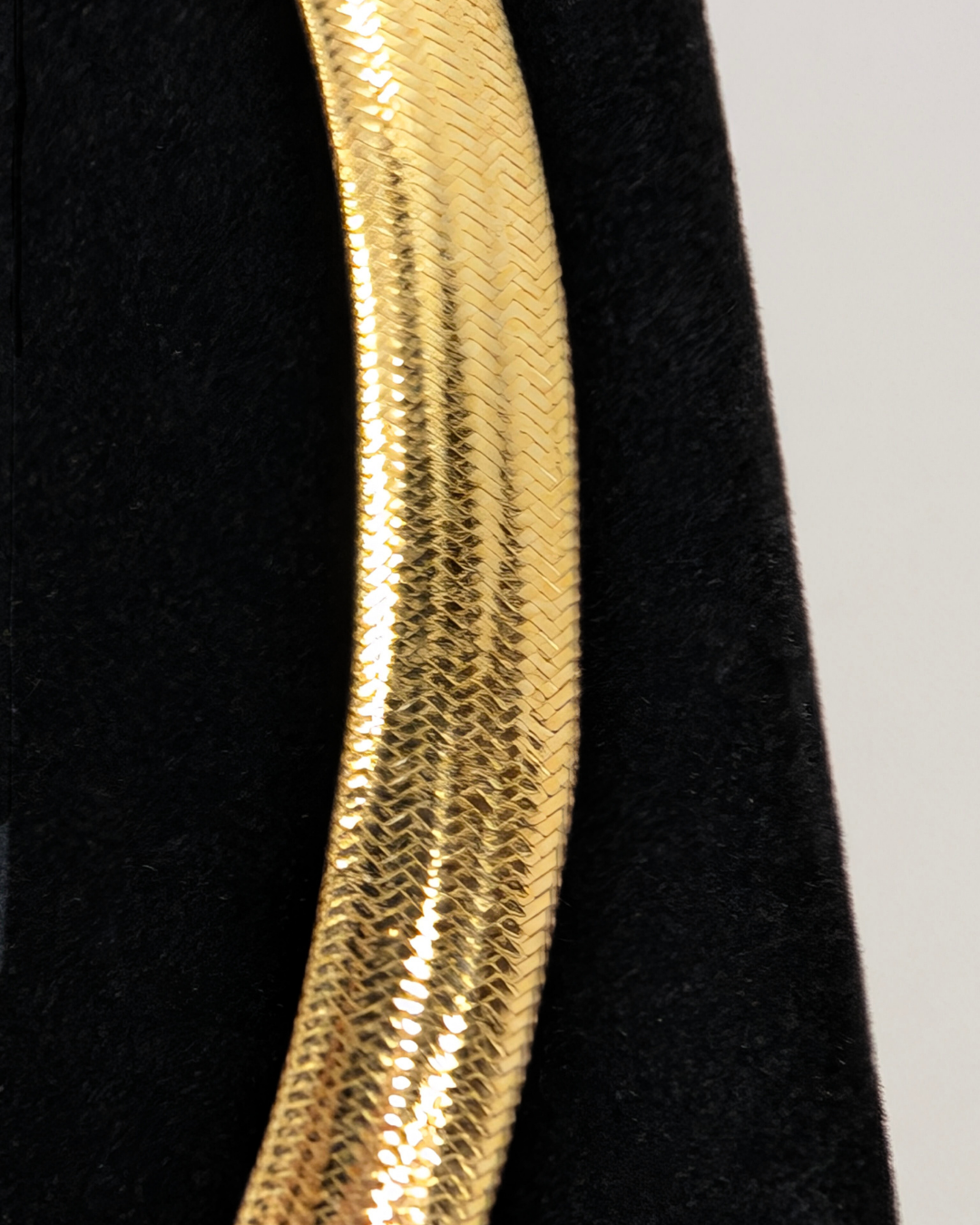 14k Yellow Gold Wide Collar 