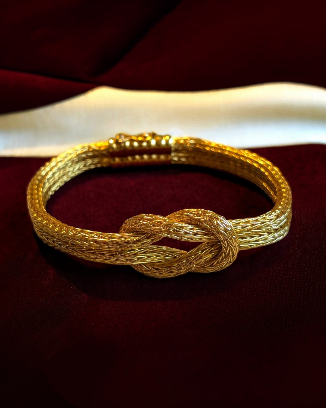 18K Hercules Knot Bracelet