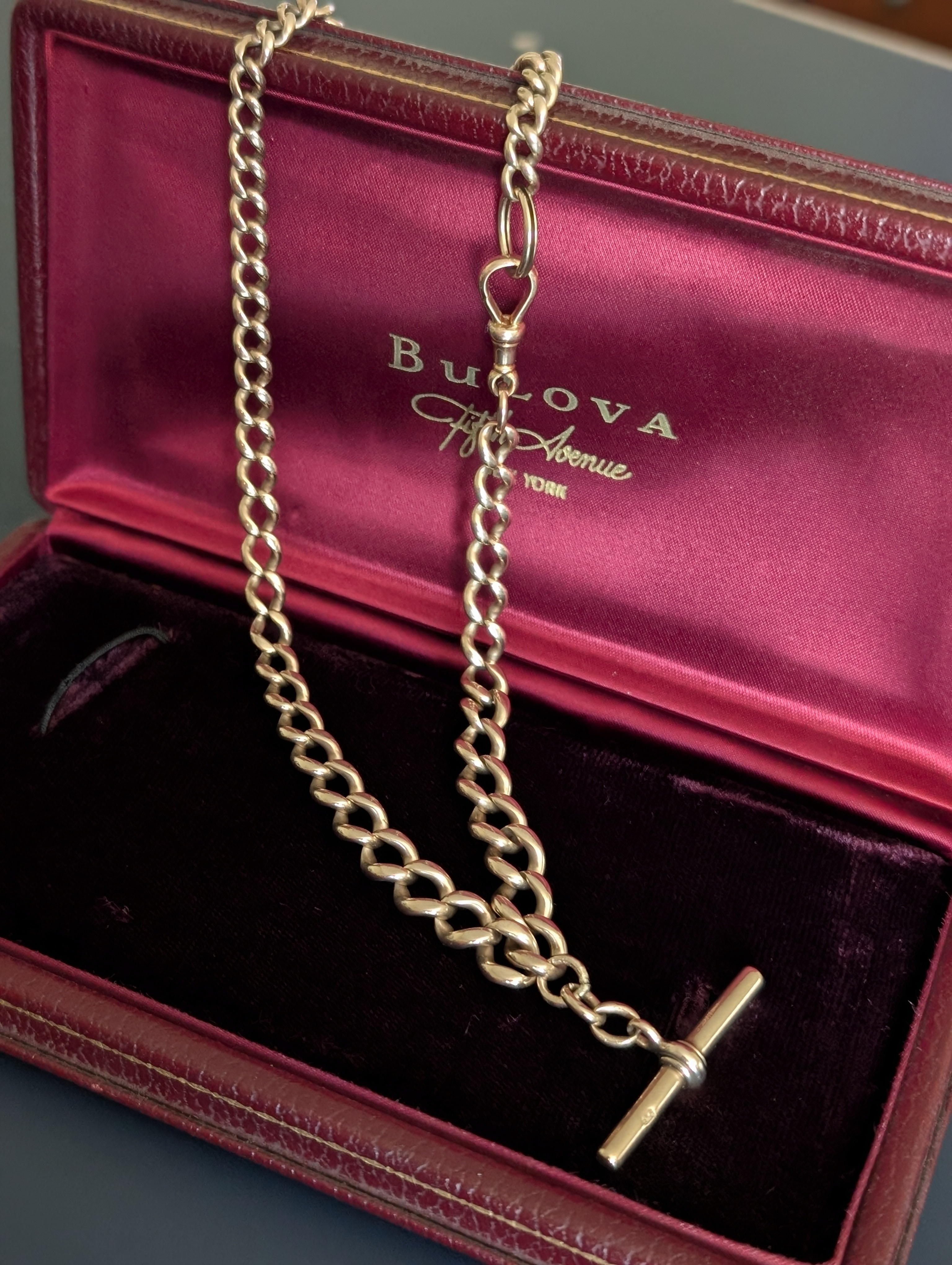 Antique 9ct Graduated Curb Link Albert Chain with T-Bar and Split Ring