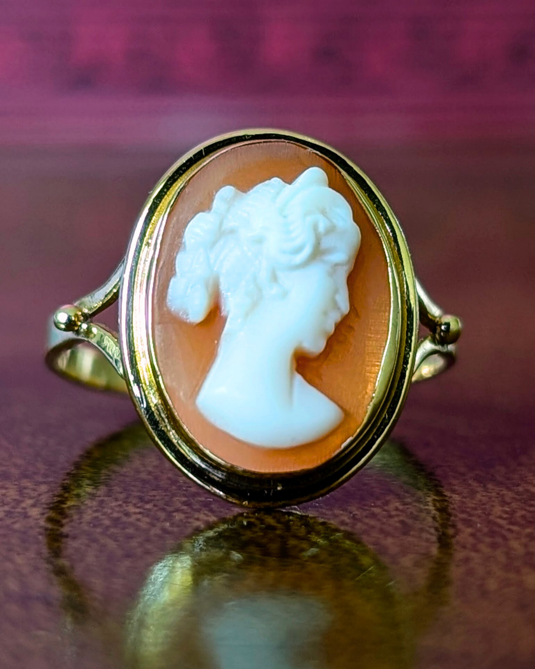 18k Carved Cameo Ring