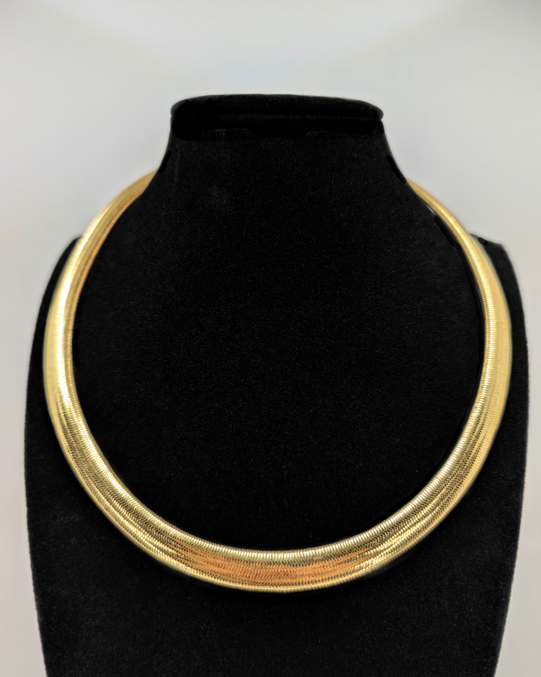 14k Yellow Gold Wide Collar 
