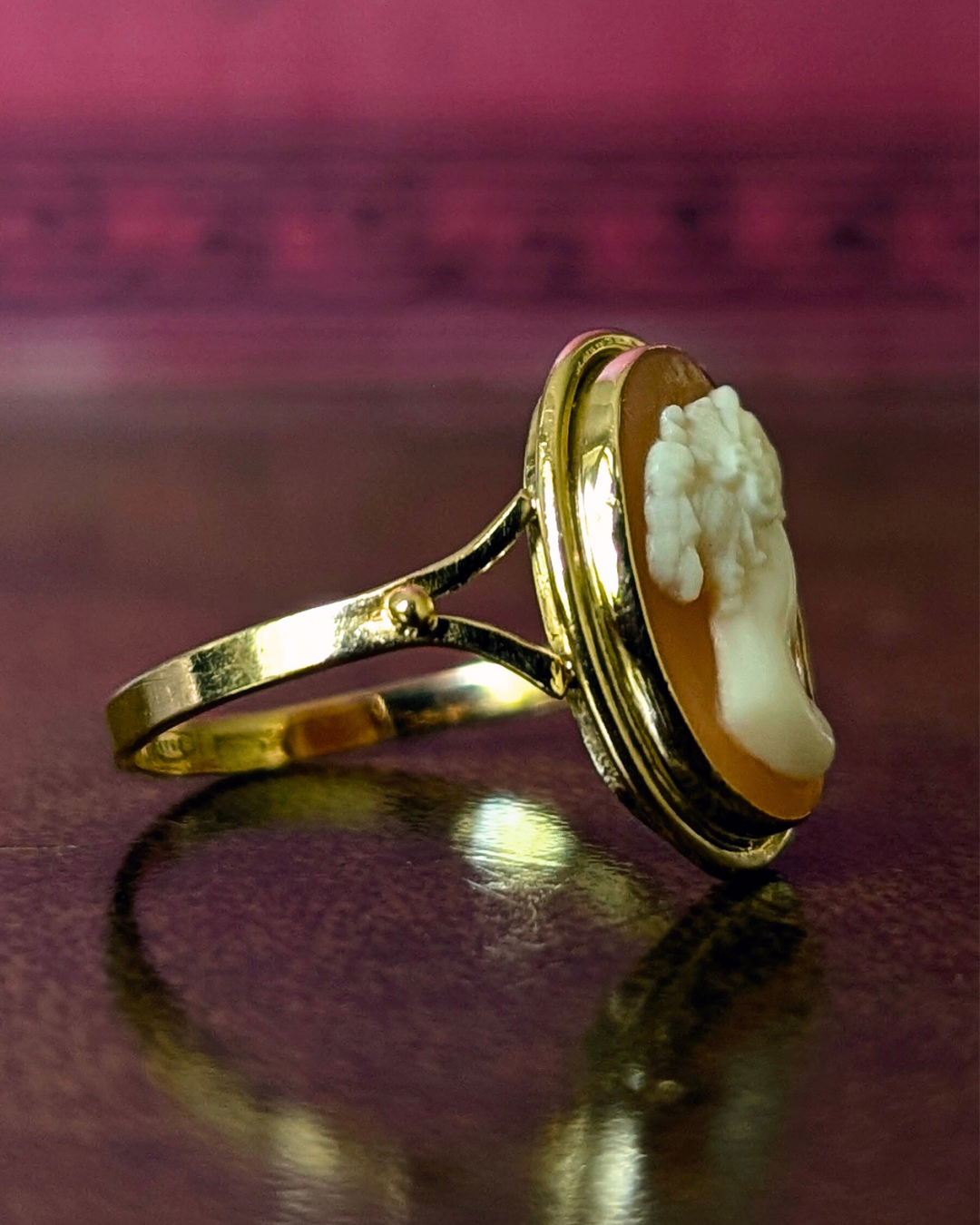 18k Carved Cameo Ring