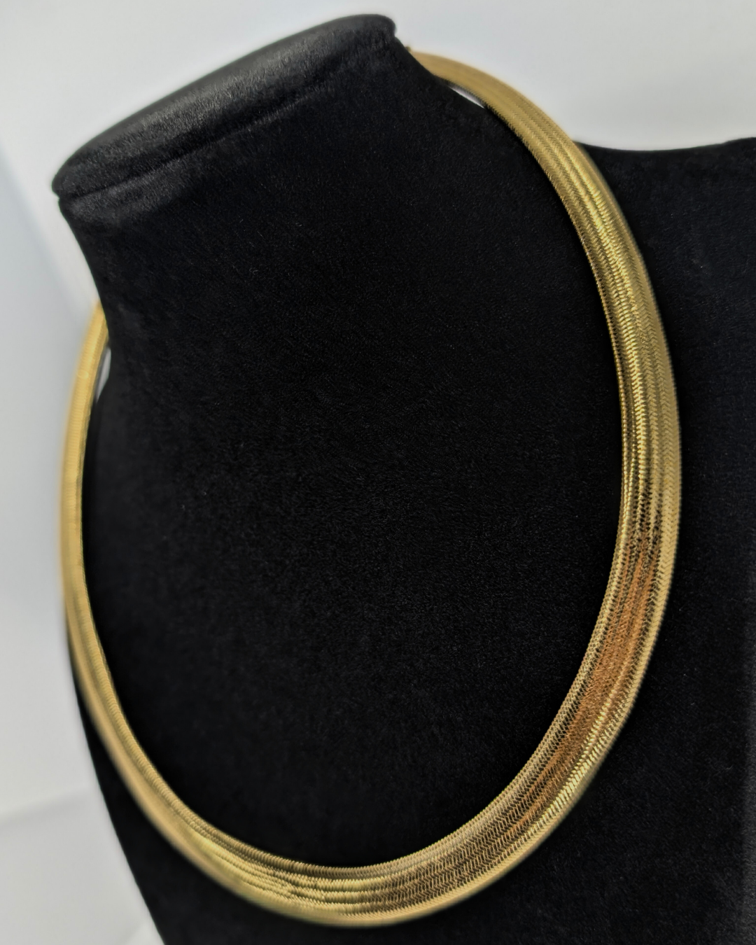 14k Yellow Gold Wide Collar 