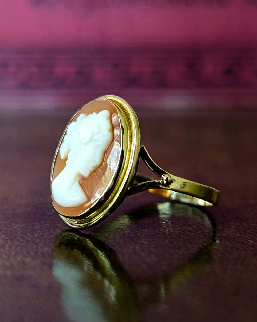 18k Carved Cameo Ring