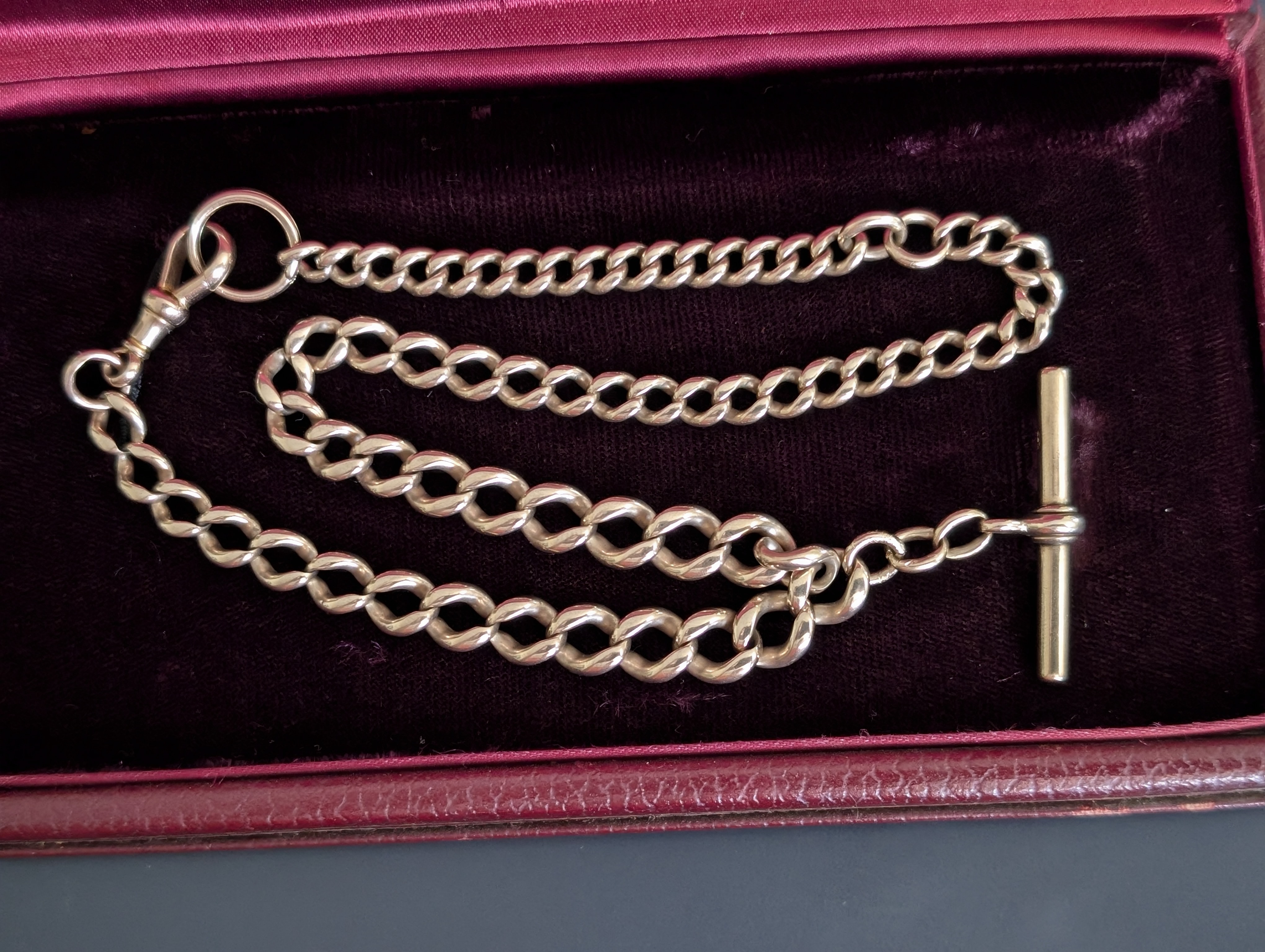 Antique 9ct Graduated Curb Link Albert Chain with T-Bar and Split Ring