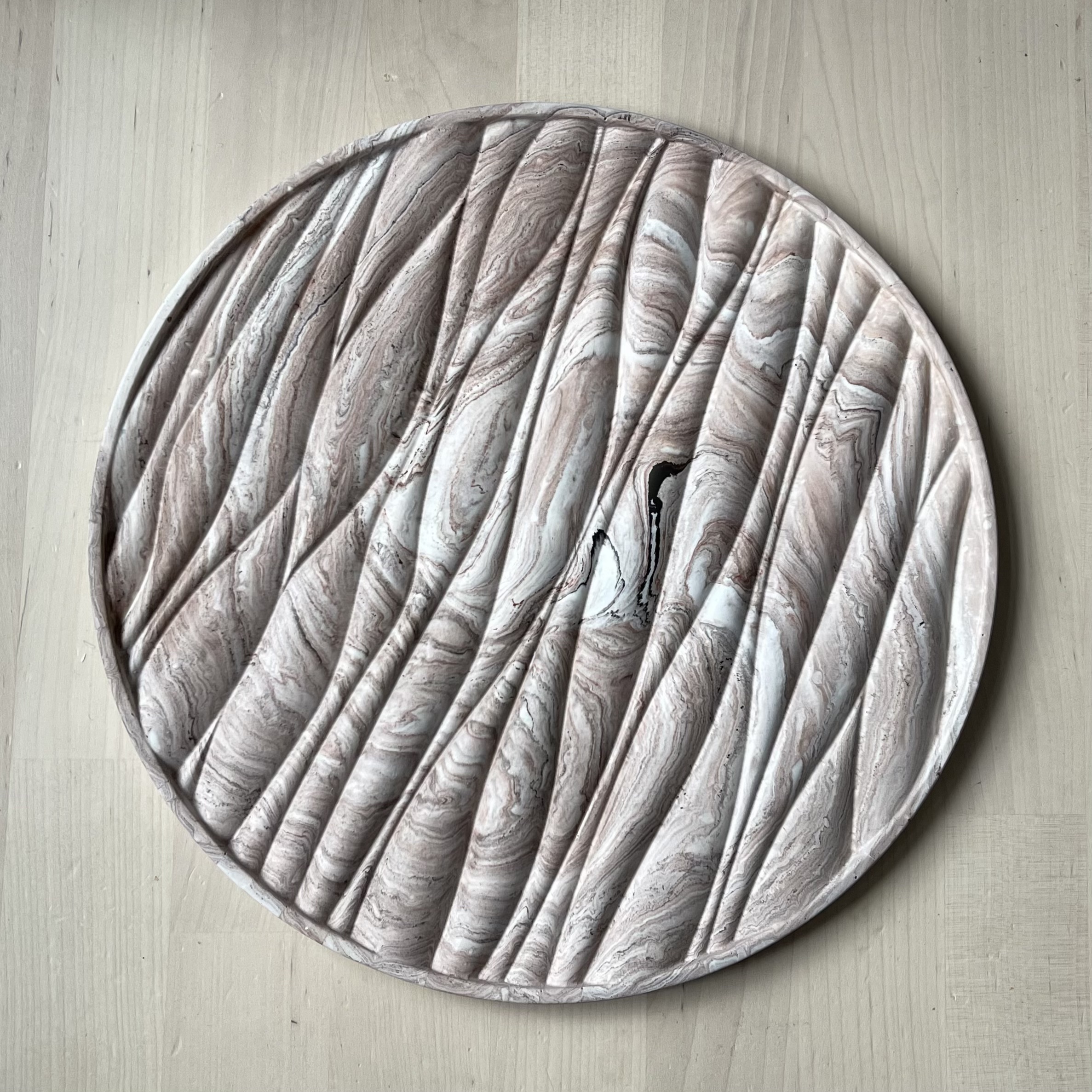 ROUND ABSTRACT TRAY