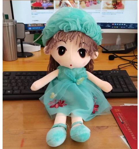 Muñeca de peluche con vestido de colores 30 cms