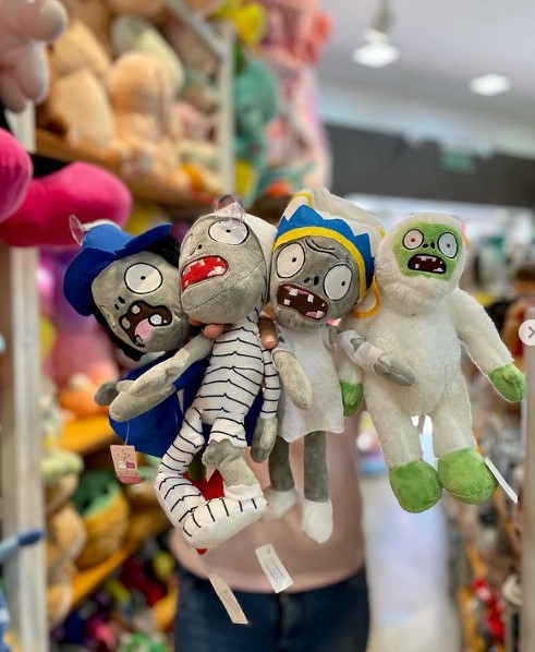 Muñecos de peluche de zombies 30 cms