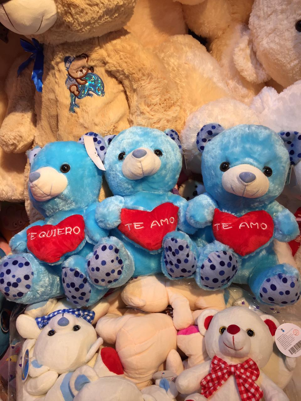 Osos de peluche azul con corazón musical