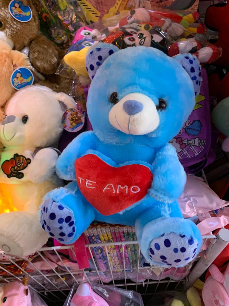 Osos de peluche azul con corazón musical