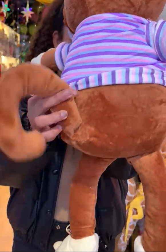 Muñeco de peluche mono 80 cms musical