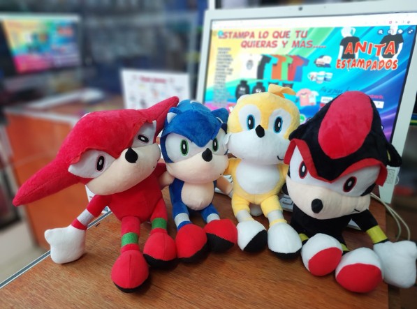 Muñeco de peluche Sonic 30 cms