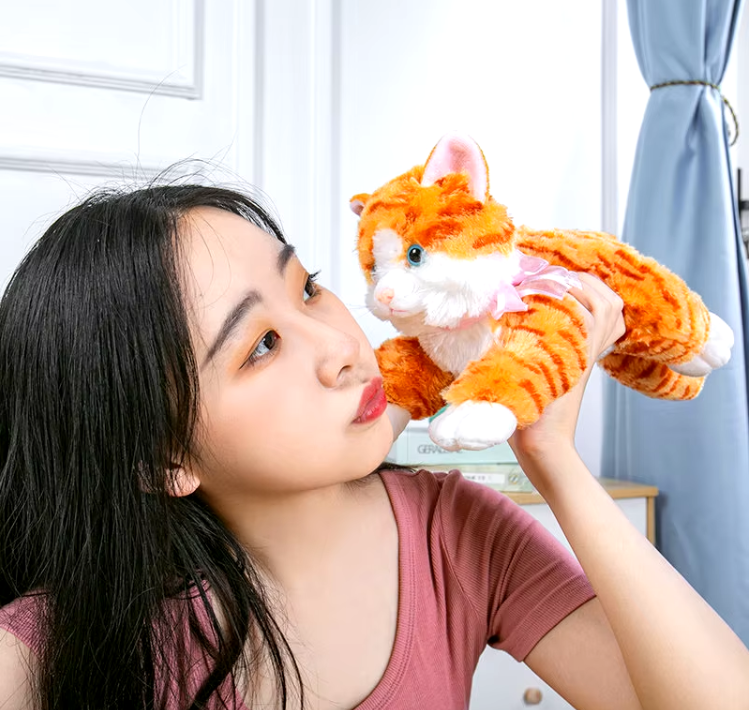 Gatitos de peluche de 30 cms cola larga