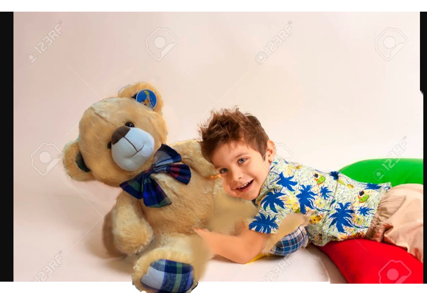 Oso de peluche marron con cinta azul musical 40 cms