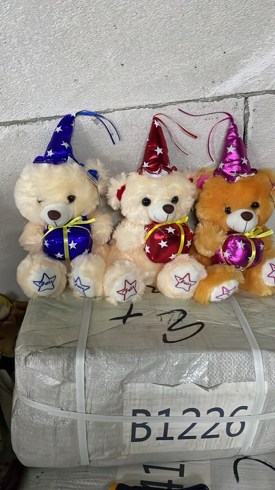 Osos de peluche con gorro de fiesta de cumpleaños 40 cms