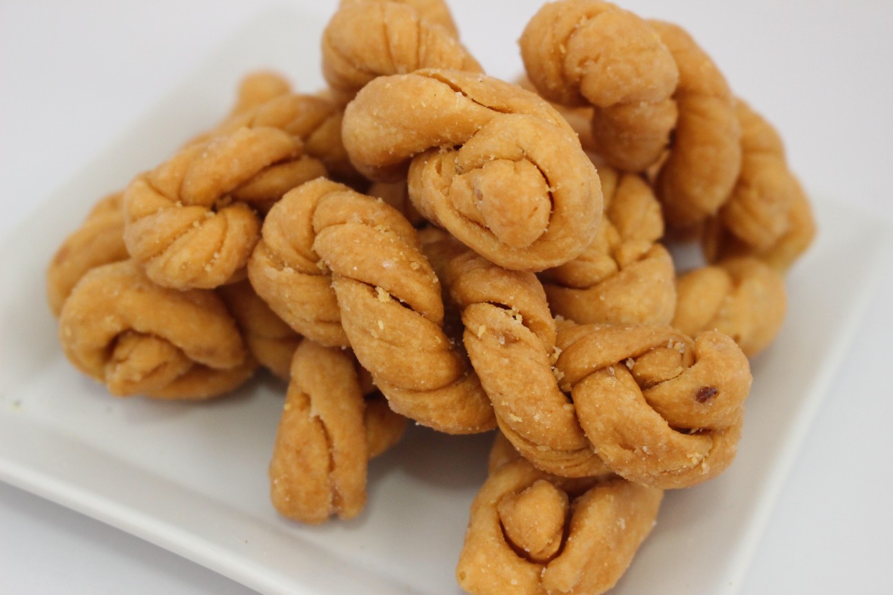 Sugar Plaited Biscuit