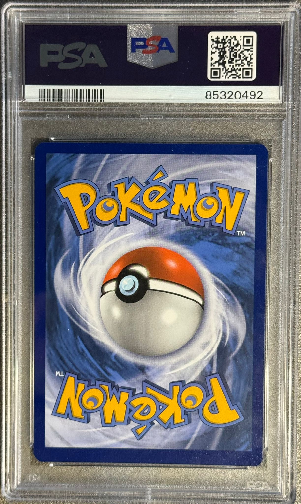 Pokemon PSA 8 Galar-Zapados V 174/198 GER Chilling Reign