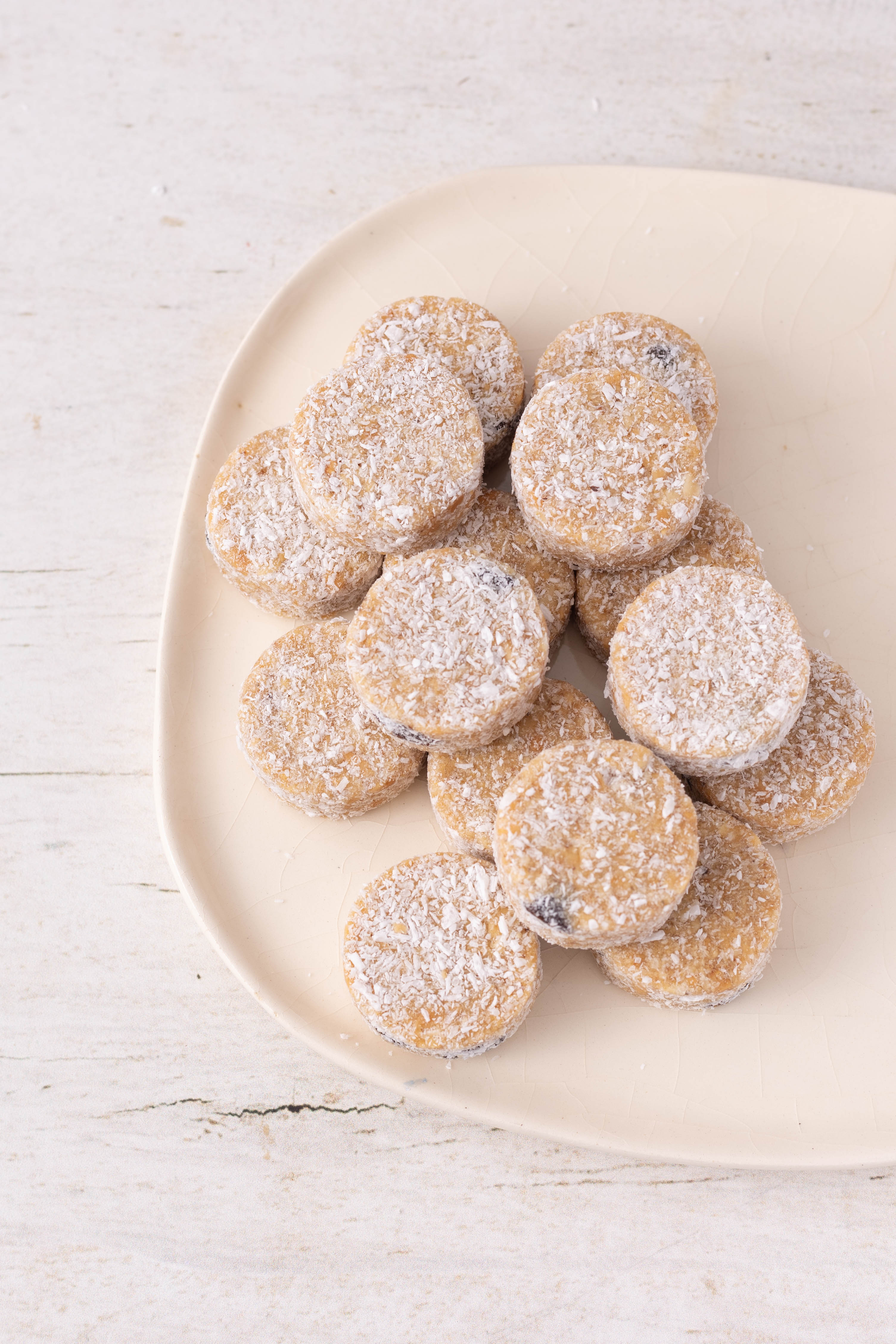 COCO BOCADOS ALGARROBA Y PASAS DE UVA