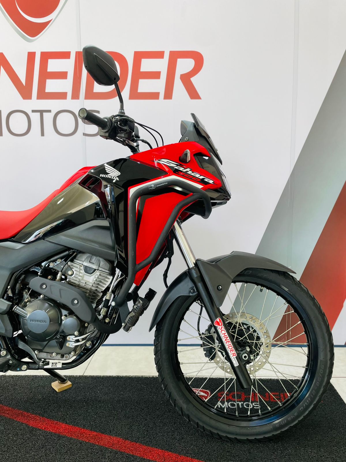 HONDA SAHARA 300 ADVENTURE 2025 