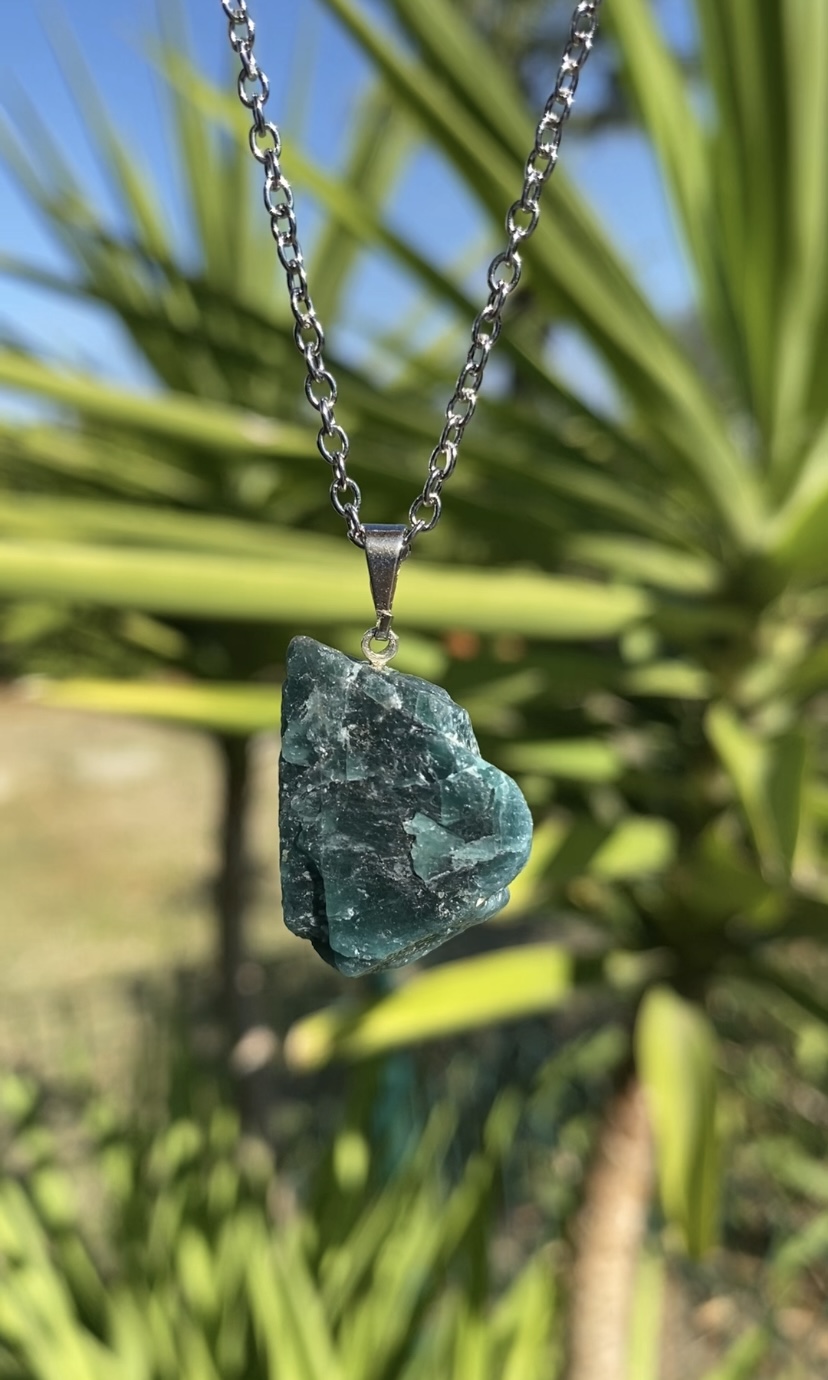 Pendentif en Apatite brute 