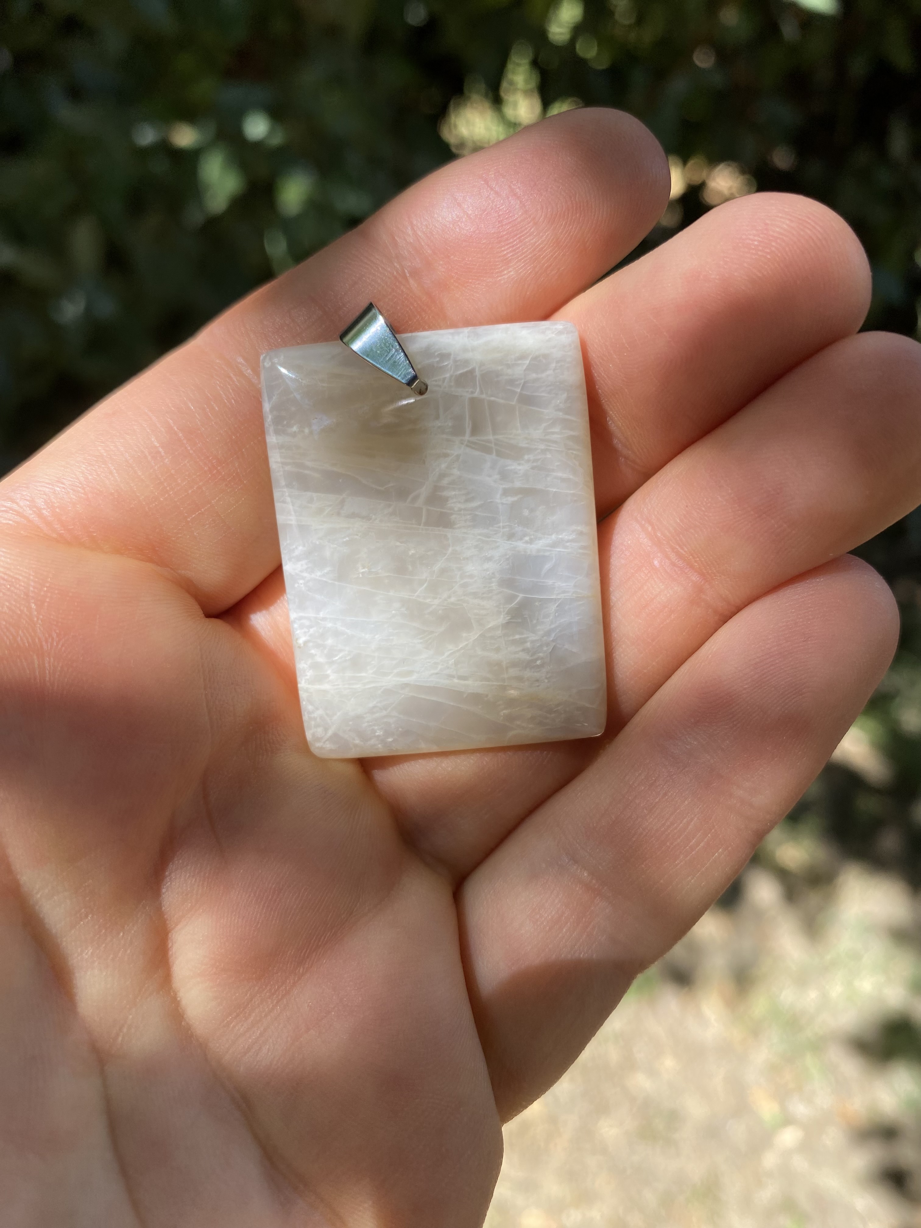 Pendentif en pierre de lune