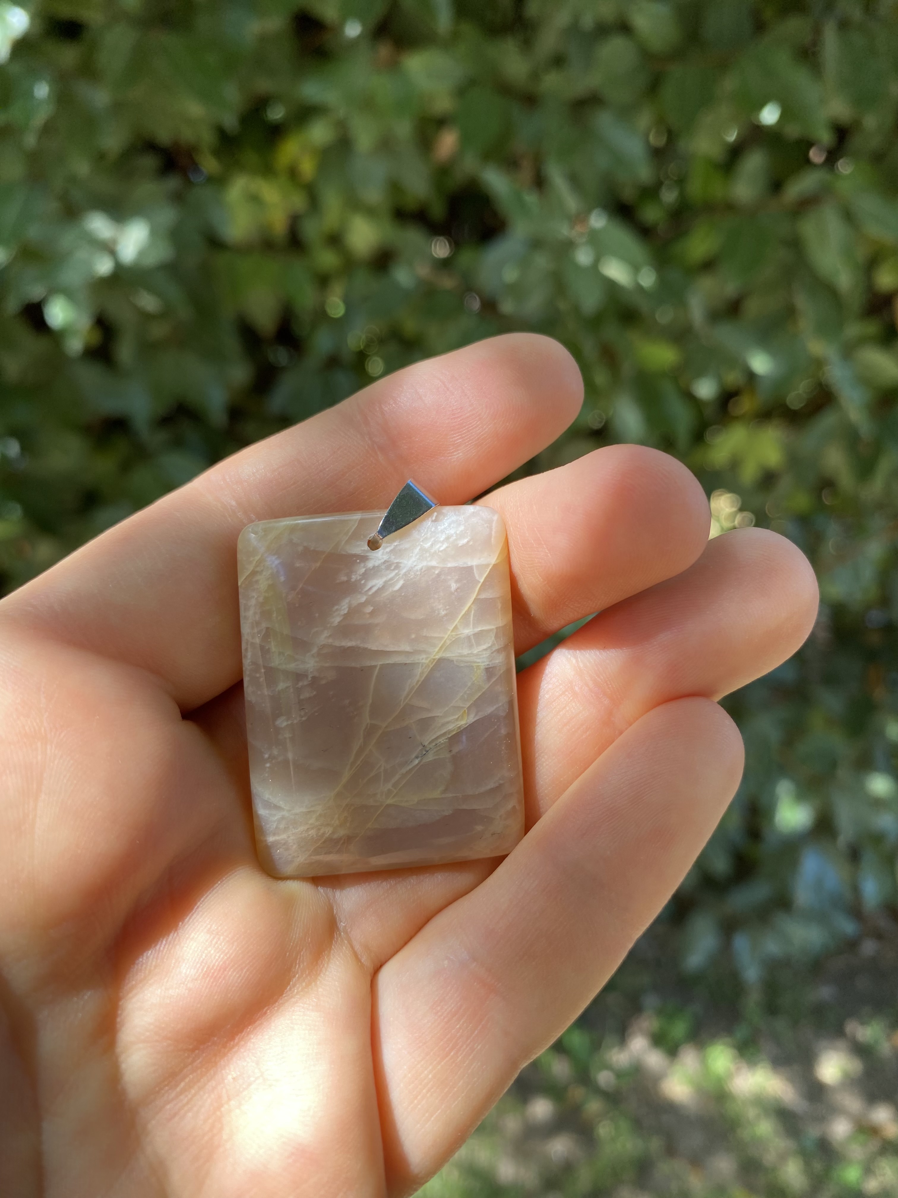 Pendentif en pierre de lune