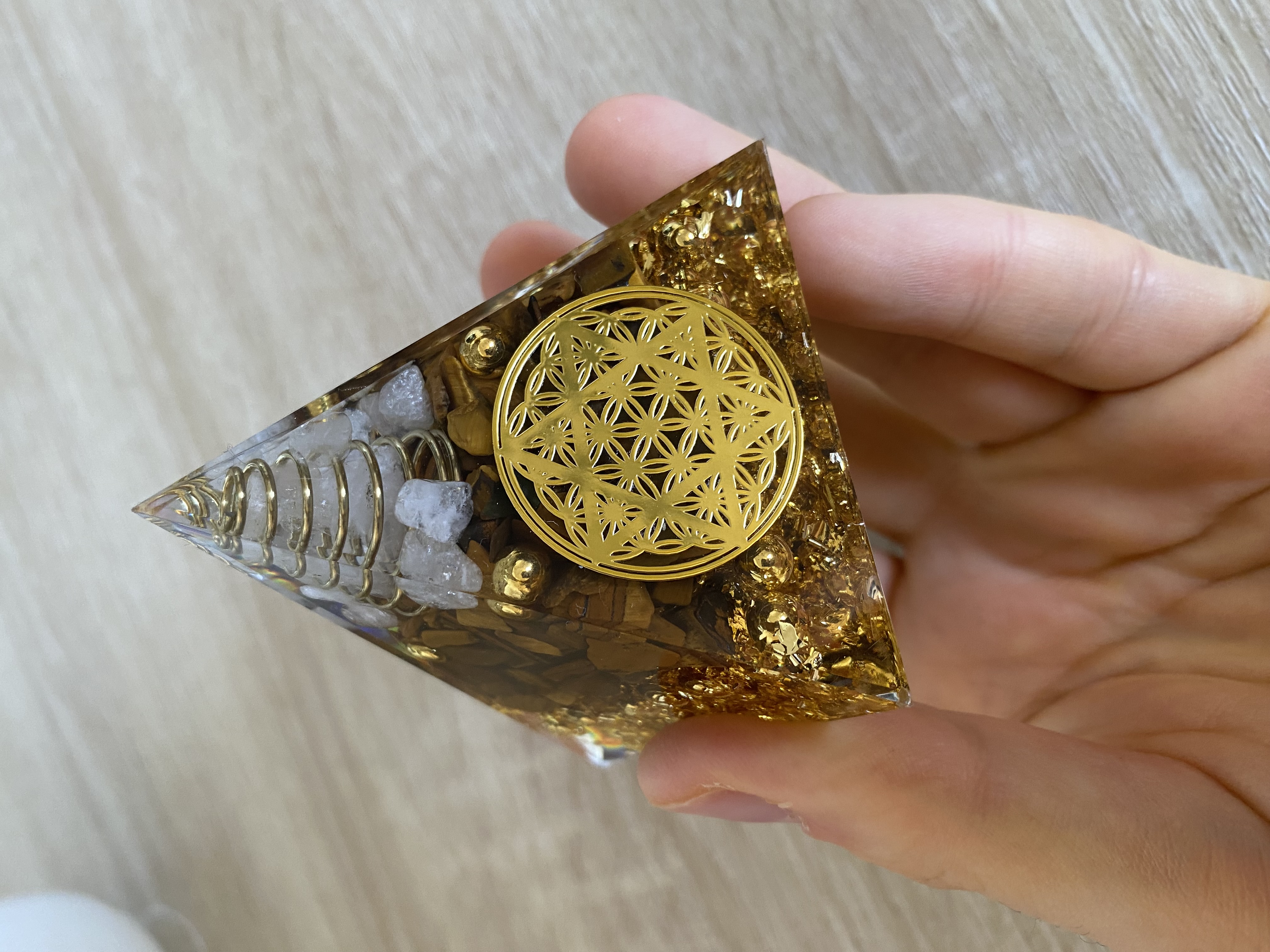 Pyramide orgonite Fleur de Vie