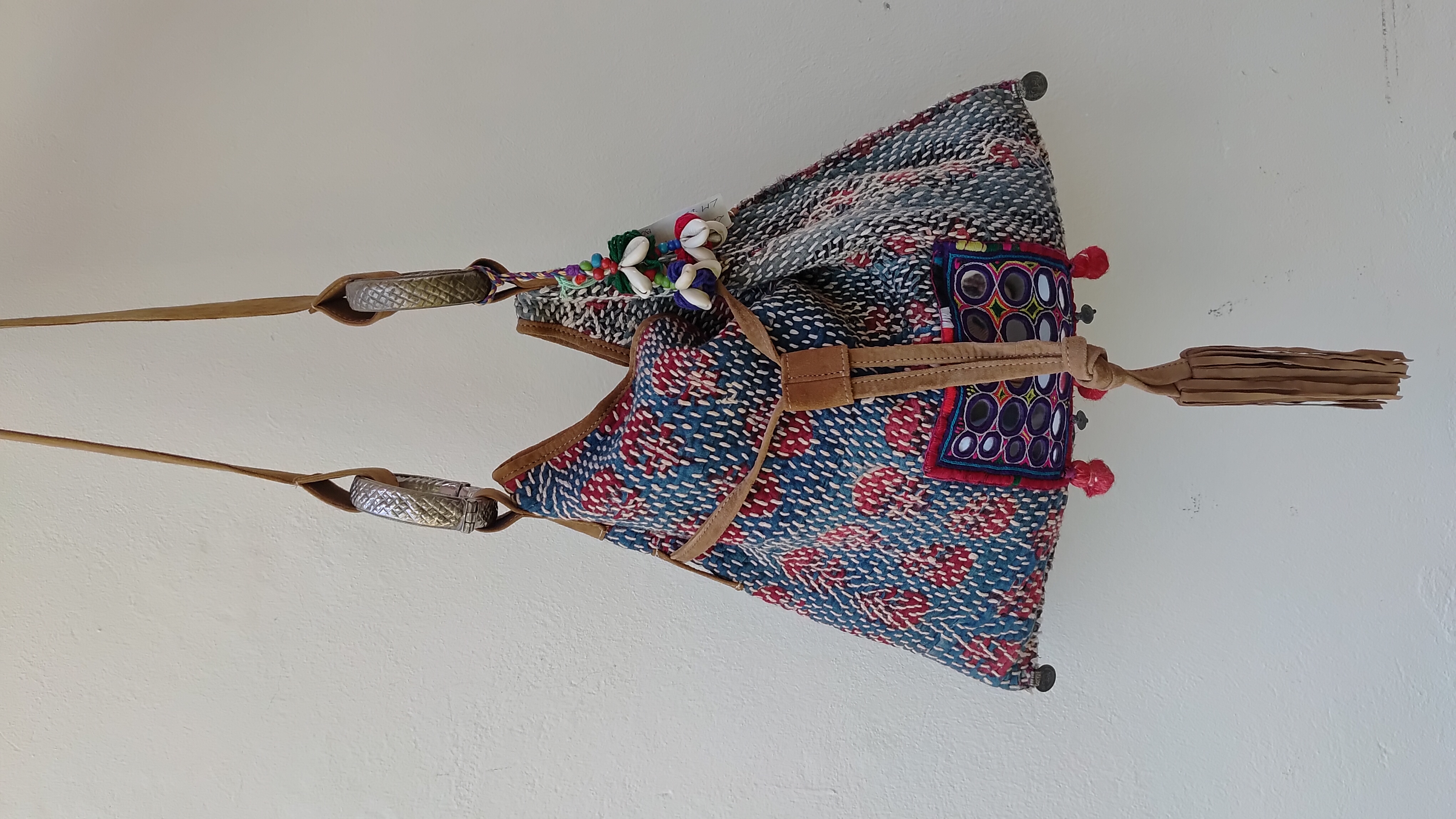 Lambanis Medium Bag 11