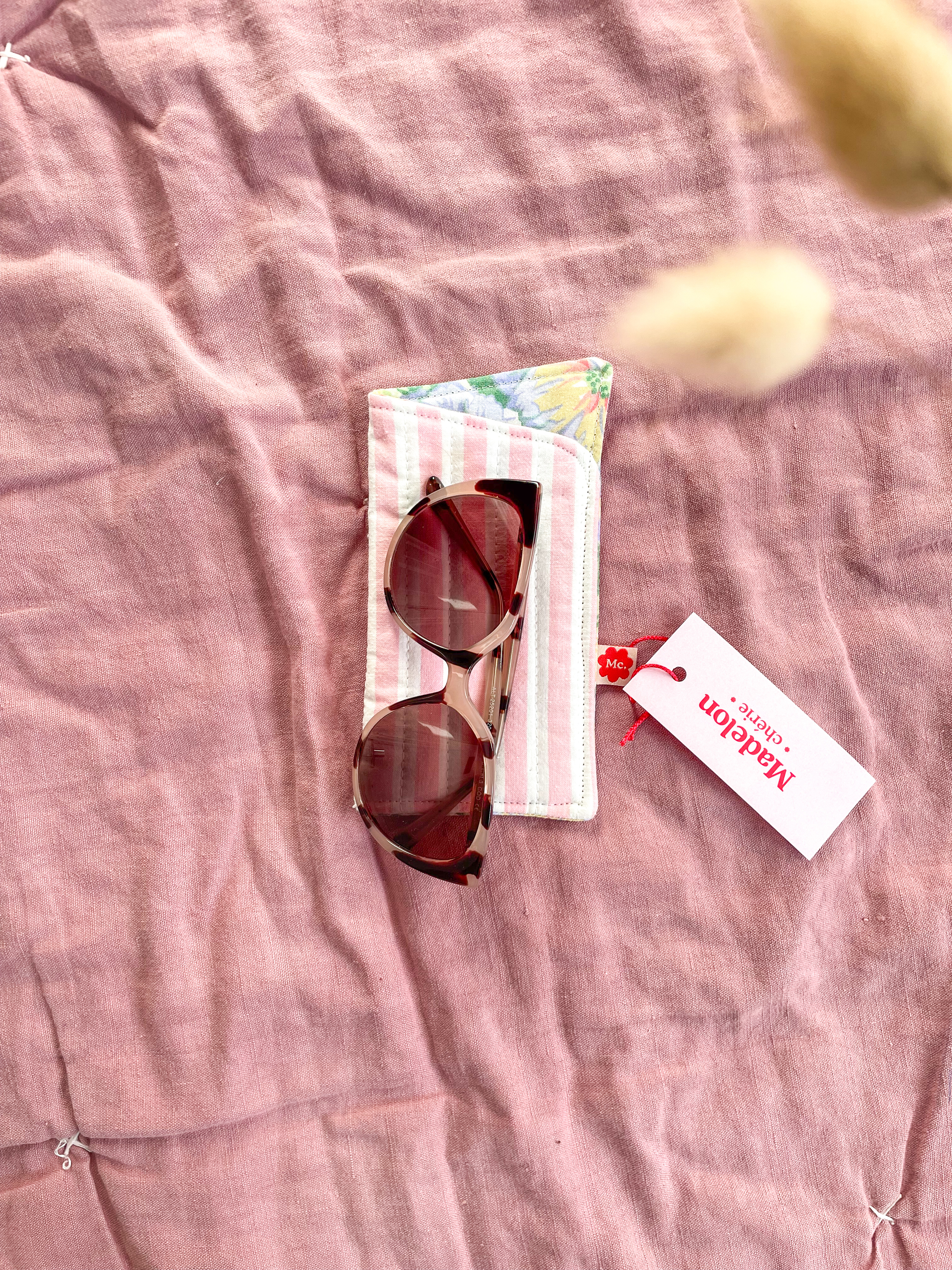 Etui à lunettes matelassé rayures rose
