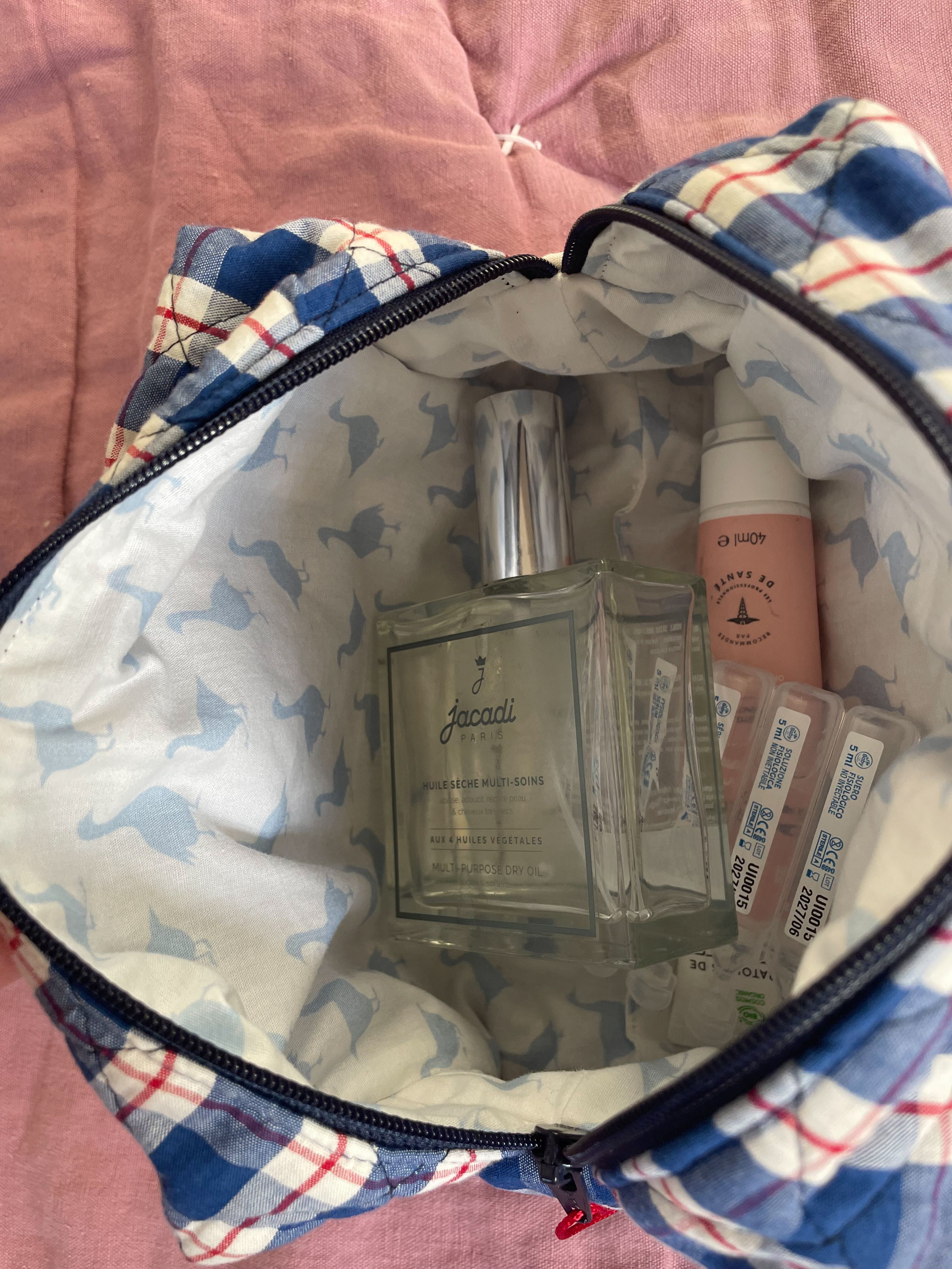 Petite trousse de toilette bébé et pochette assortie