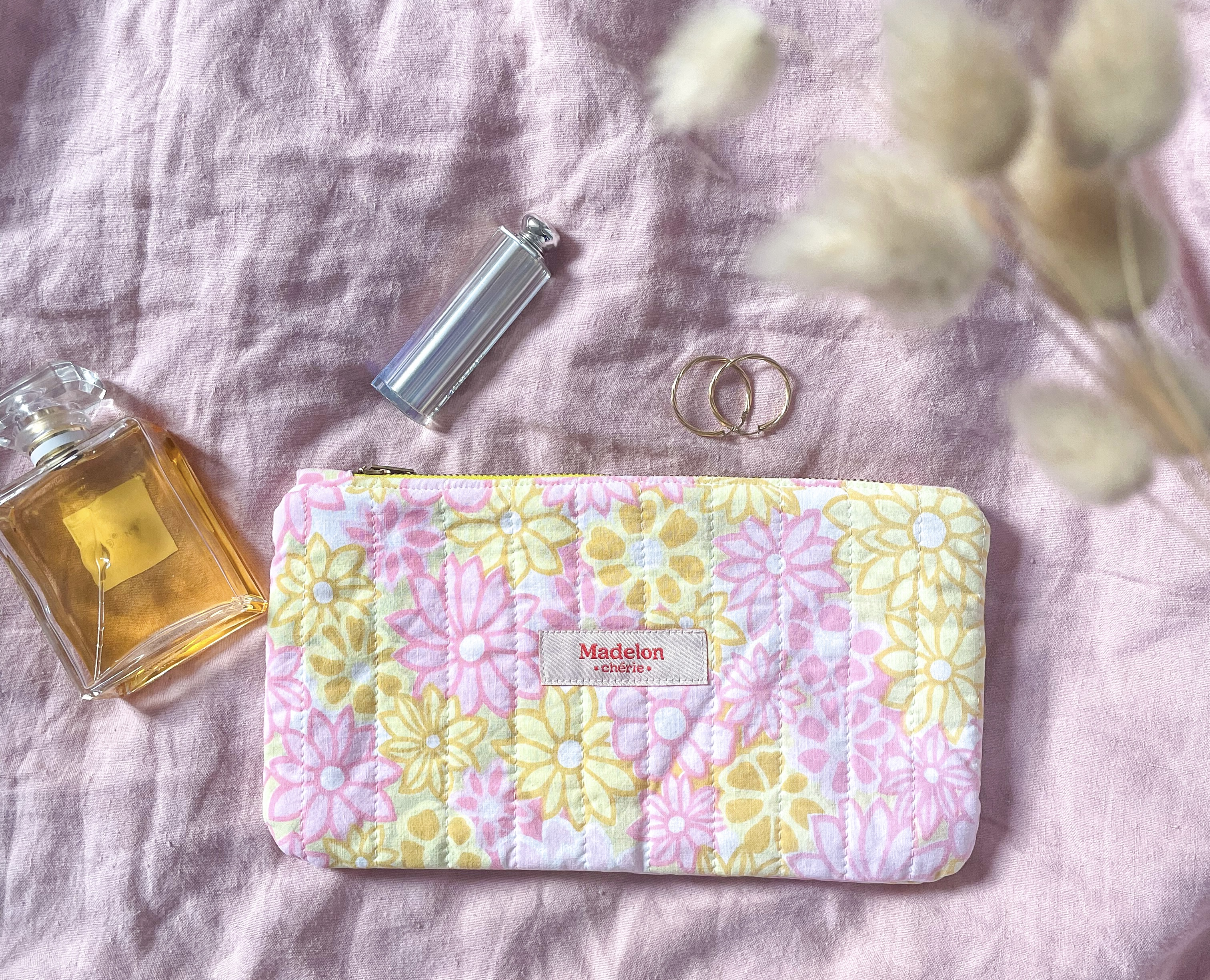 Pochette fleurie rose 