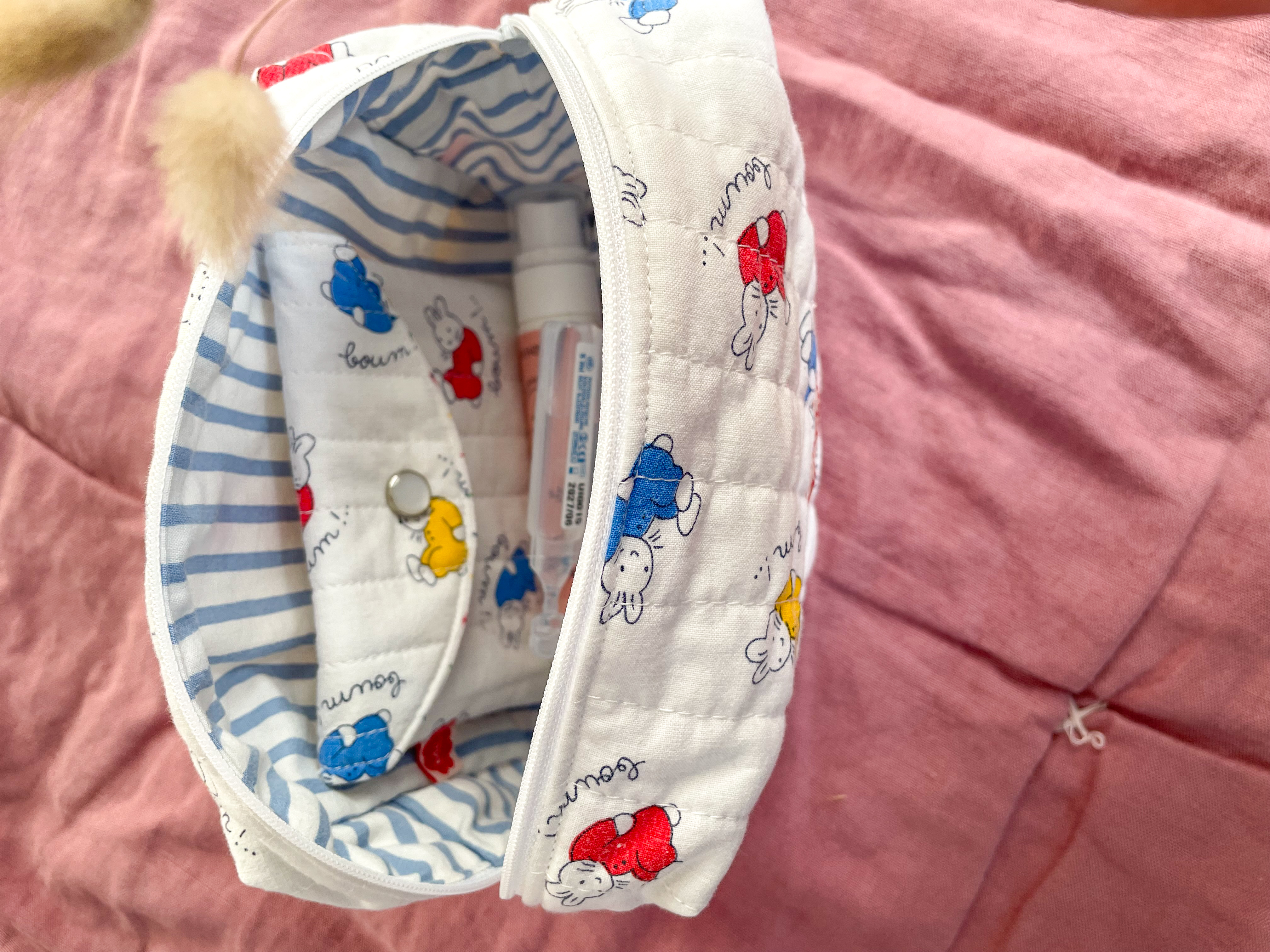 Petite trousse de toilette bébé et pochette assortie 